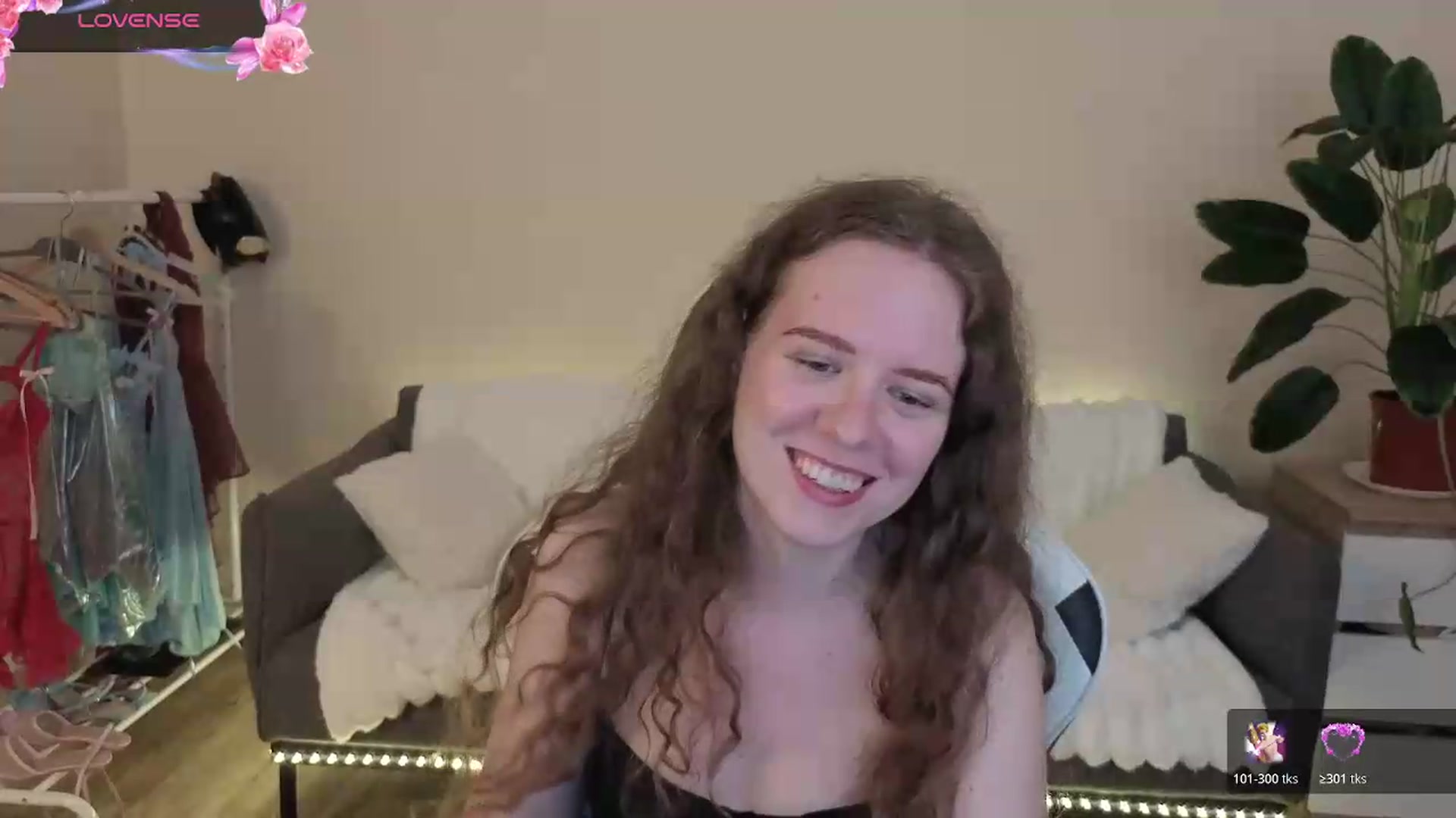 Gallery image thumbnail from BlueFlowerr's myfreecams stream on, 07/26/2026, 22:27 image 19 of 20