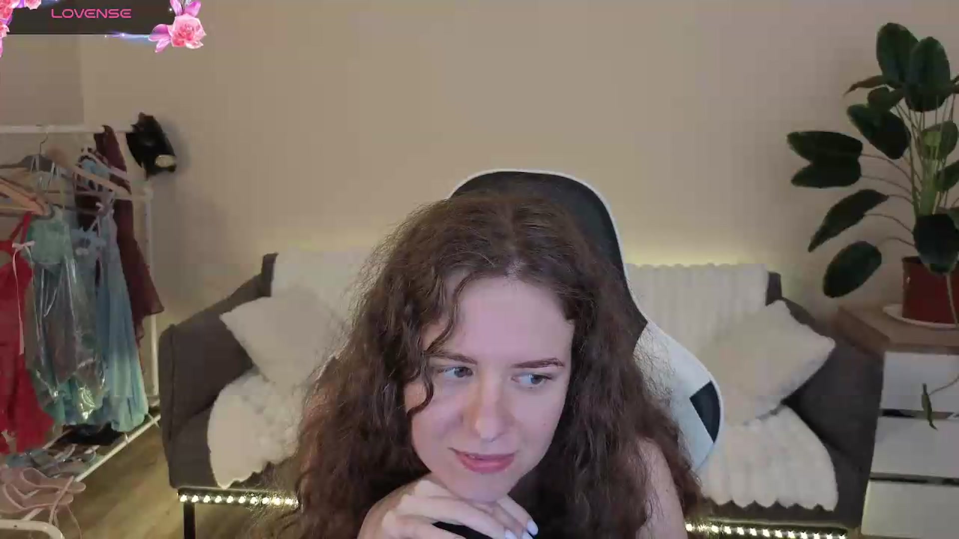 Gallery image thumbnail from BlueFlowerr's myfreecams stream on, 07/26/2026, 22:27 image 16 of 20