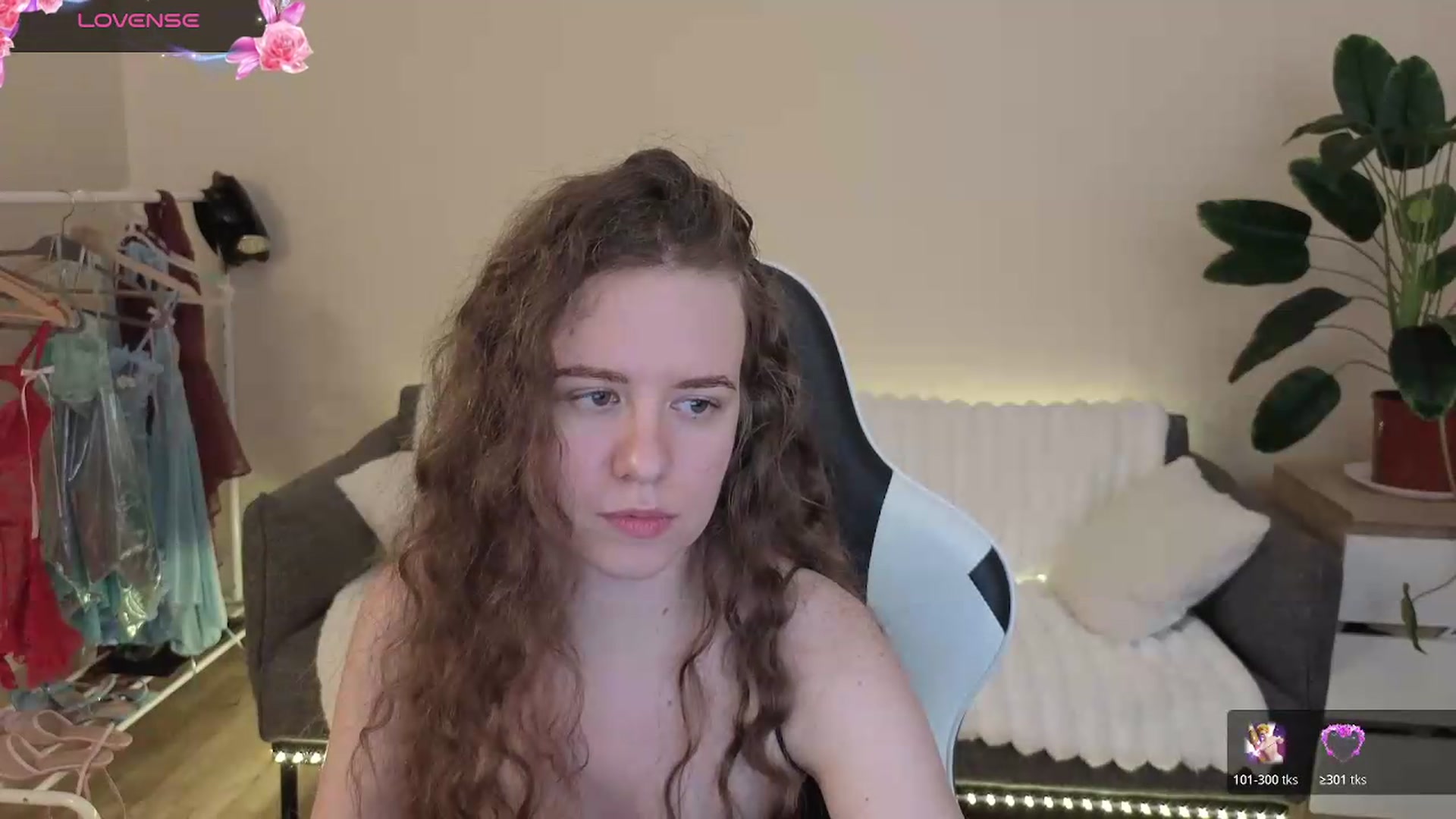 Gallery image thumbnail from BlueFlowerr's myfreecams stream on, 07/26/2026, 22:27 image 3 of 20