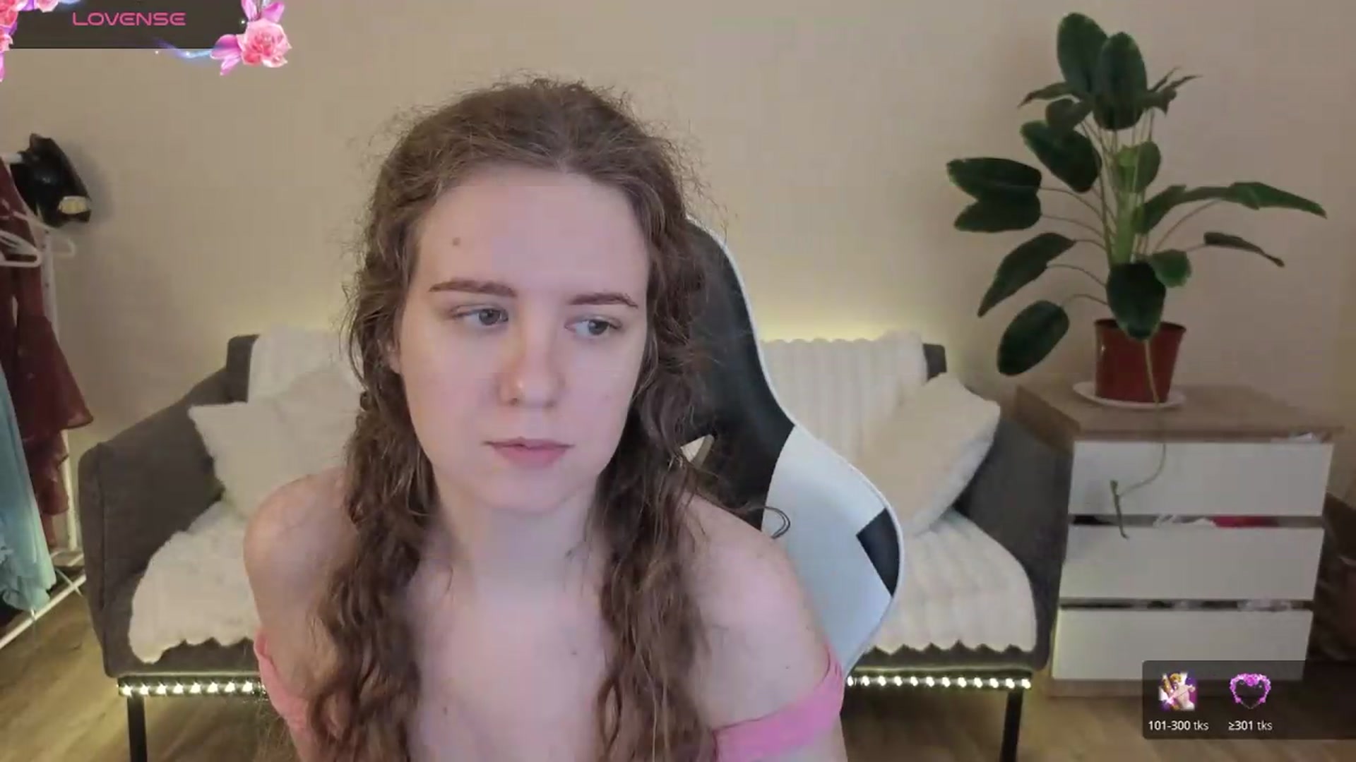 Gallery image thumbnail from BlueFlowerr's myfreecams stream on, 07/27/2026, 20:17 image 18 of 20