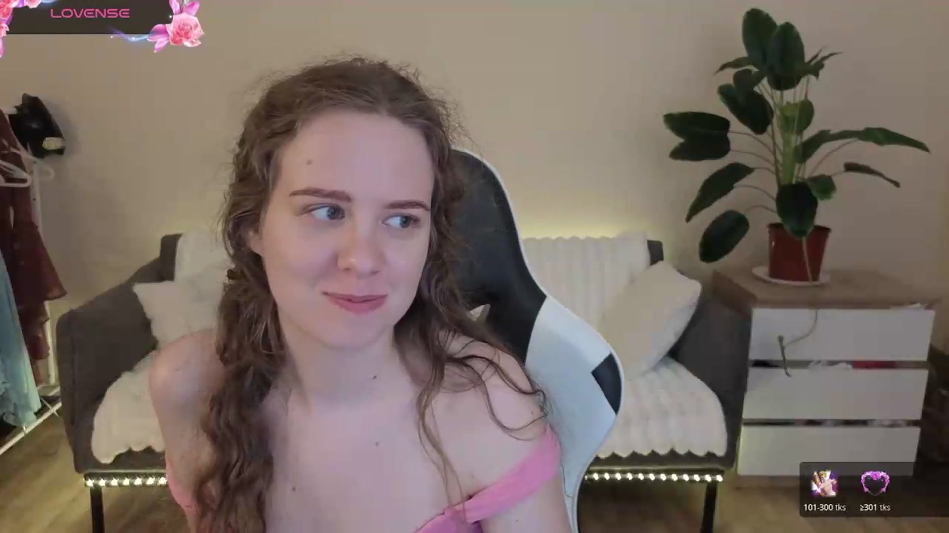 Gallery image thumbnail from BlueFlowerr's myfreecams stream on, 07/27/2026, 20:17 image 19 of 20
