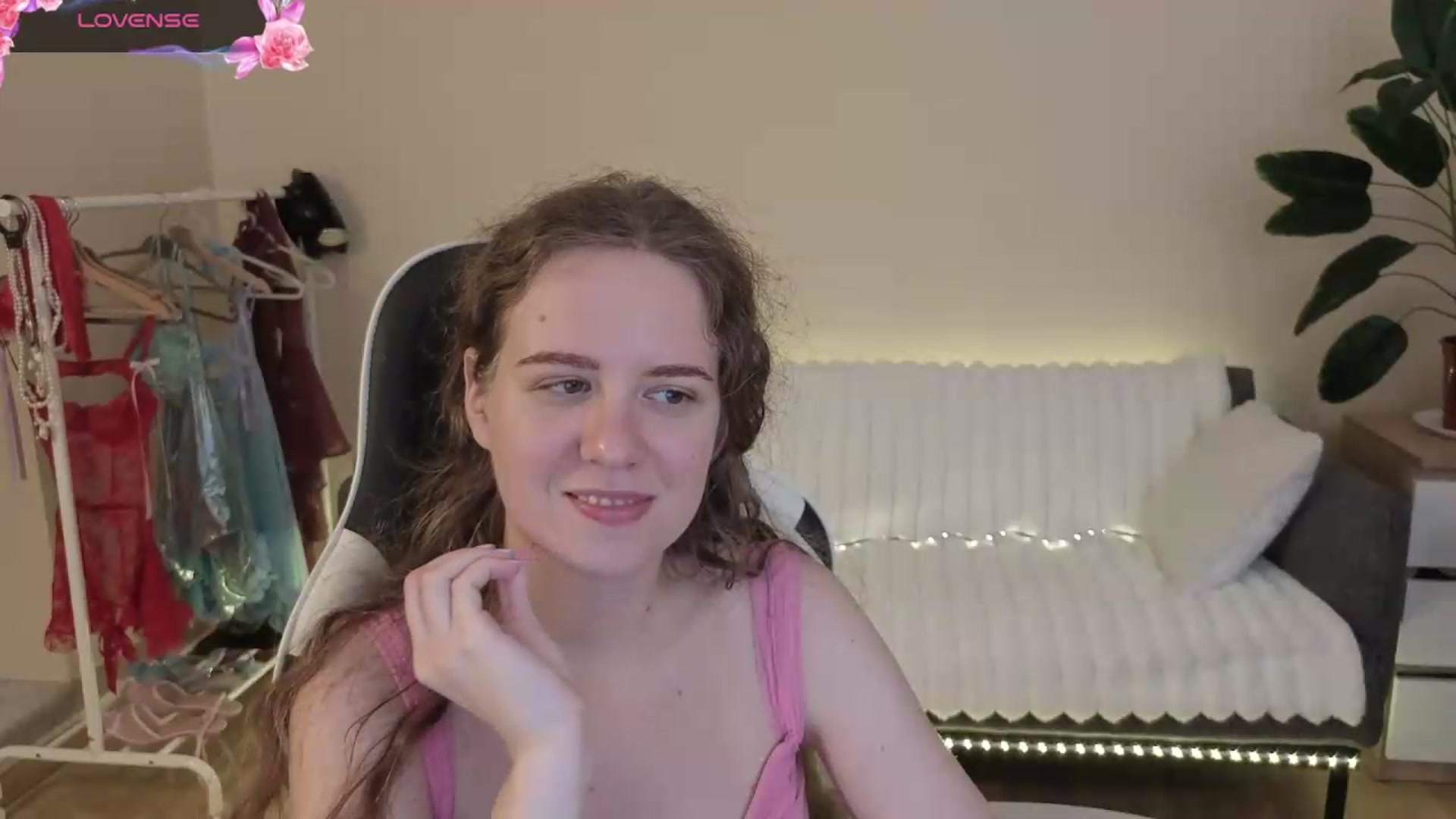 Gallery image thumbnail from BlueFlowerr's myfreecams stream on, 07/27/2026, 23:29 image 9 of 20
