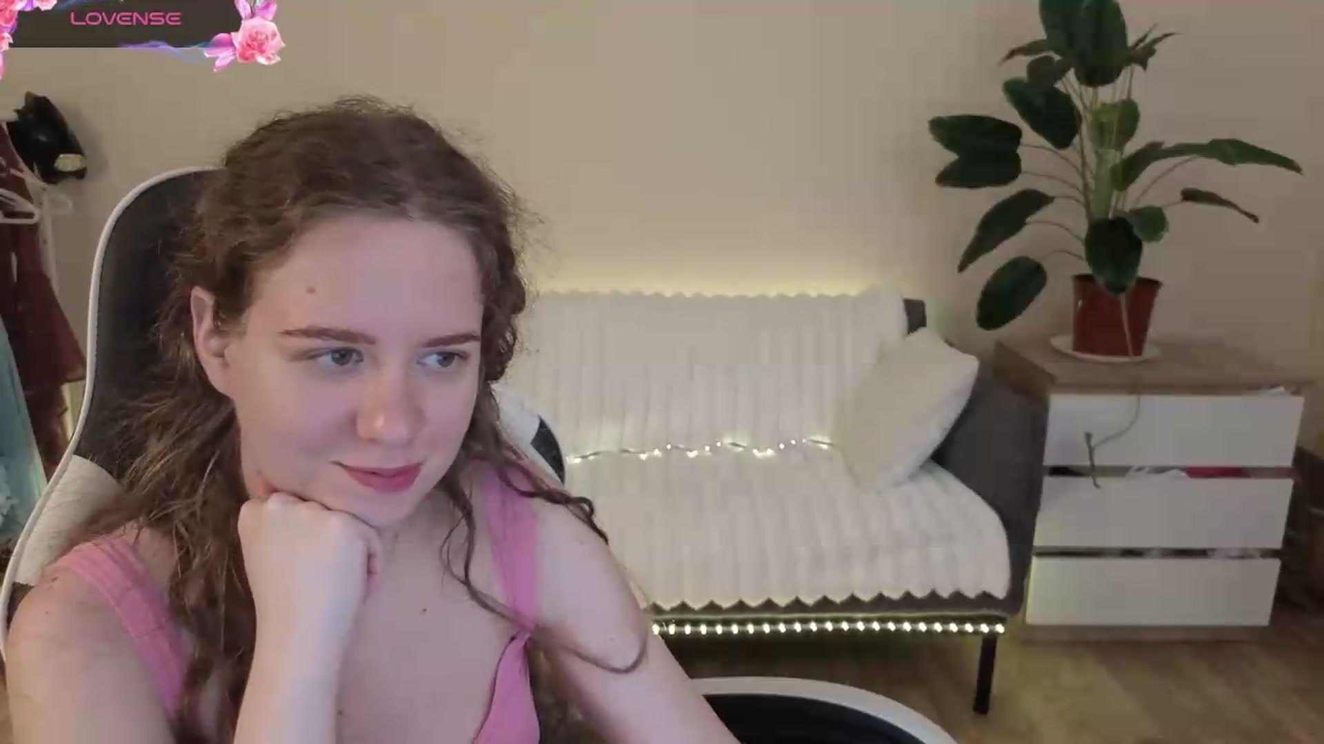 Gallery image thumbnail from BlueFlowerr's myfreecams stream on, 07/27/2026, 23:29 image 8 of 20