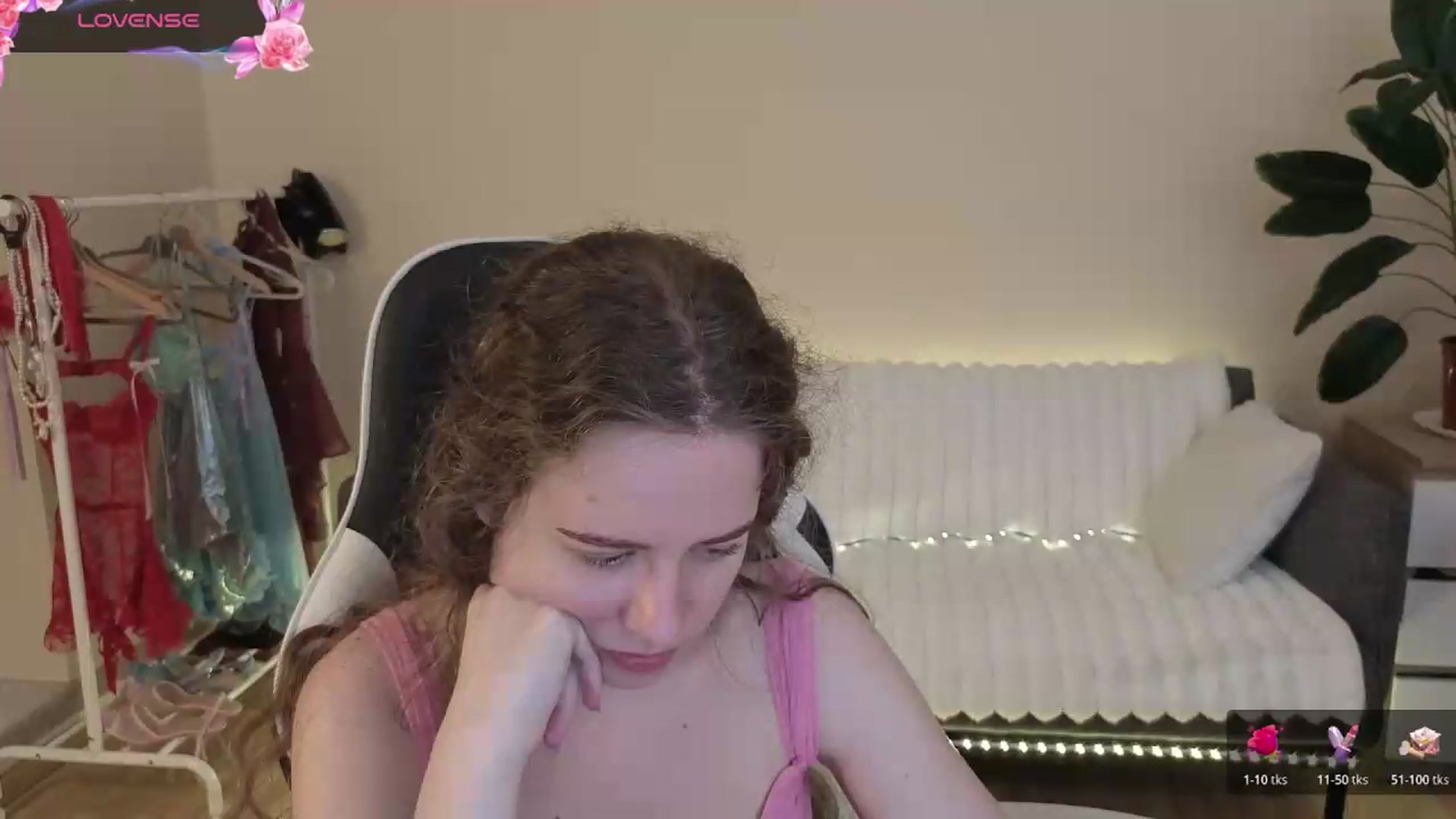 Gallery image thumbnail from BlueFlowerr's myfreecams stream on, 07/27/2026, 23:29 image 11 of 20