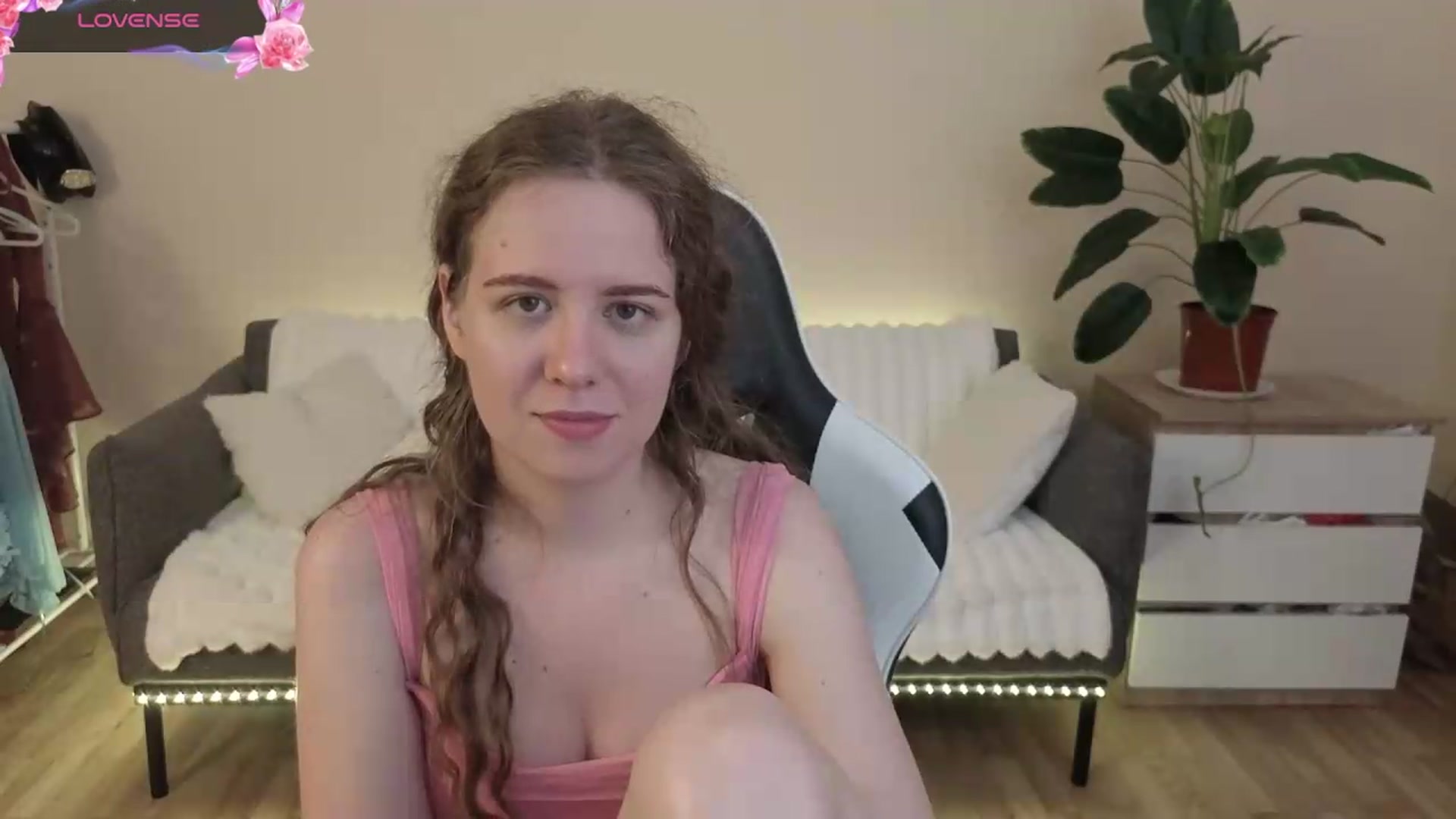 Gallery image thumbnail from BlueFlowerr's myfreecams stream on, 07/27/2026, 23:29 image 5 of 20