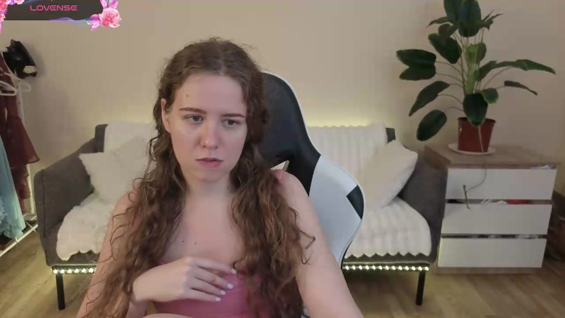 Gallery image thumbnail from BlueFlowerr's myfreecams stream on, 07/27/2026, 23:29 image 6 of 20