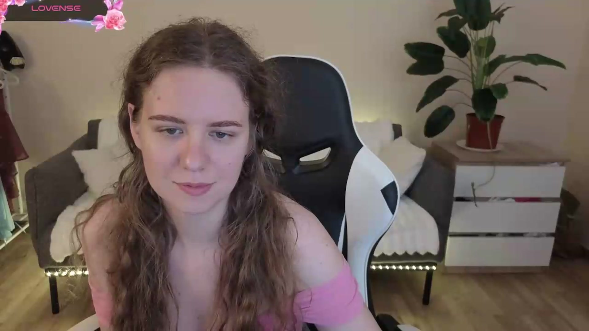 Gallery image thumbnail from BlueFlowerr's myfreecams stream on, 07/27/2026, 23:29 image 20 of 20
