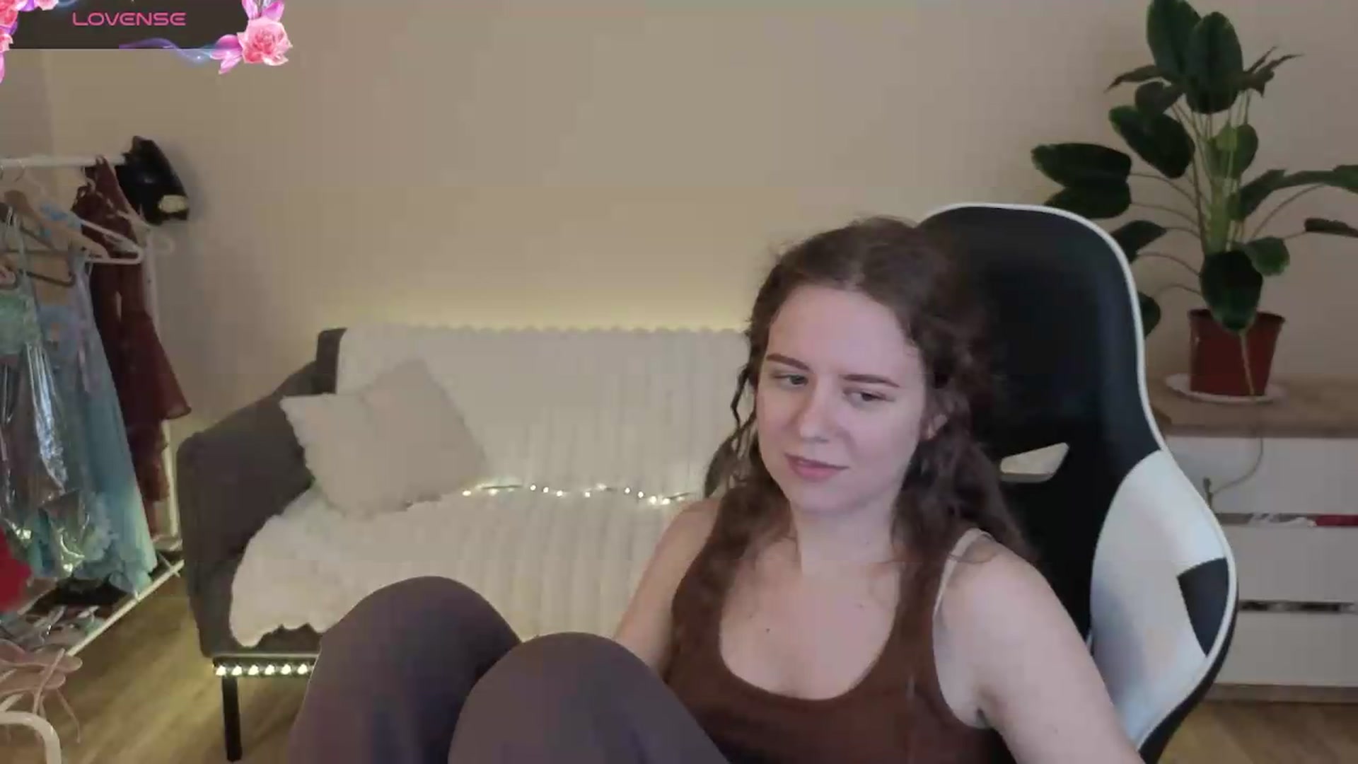 Gallery image thumbnail from BlueFlowerr's myfreecams stream on, 07/28/2026, 02:15 image 16 of 20