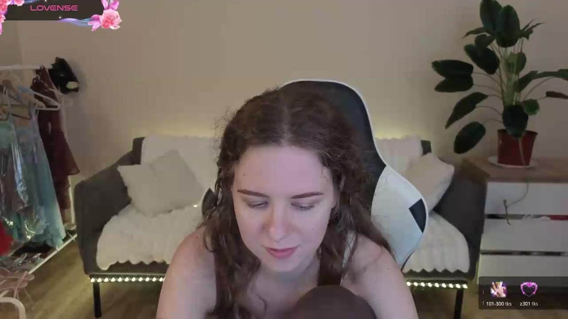 Gallery image thumbnail from BlueFlowerr's myfreecams stream on, 07/28/2026, 02:15 image 7 of 20