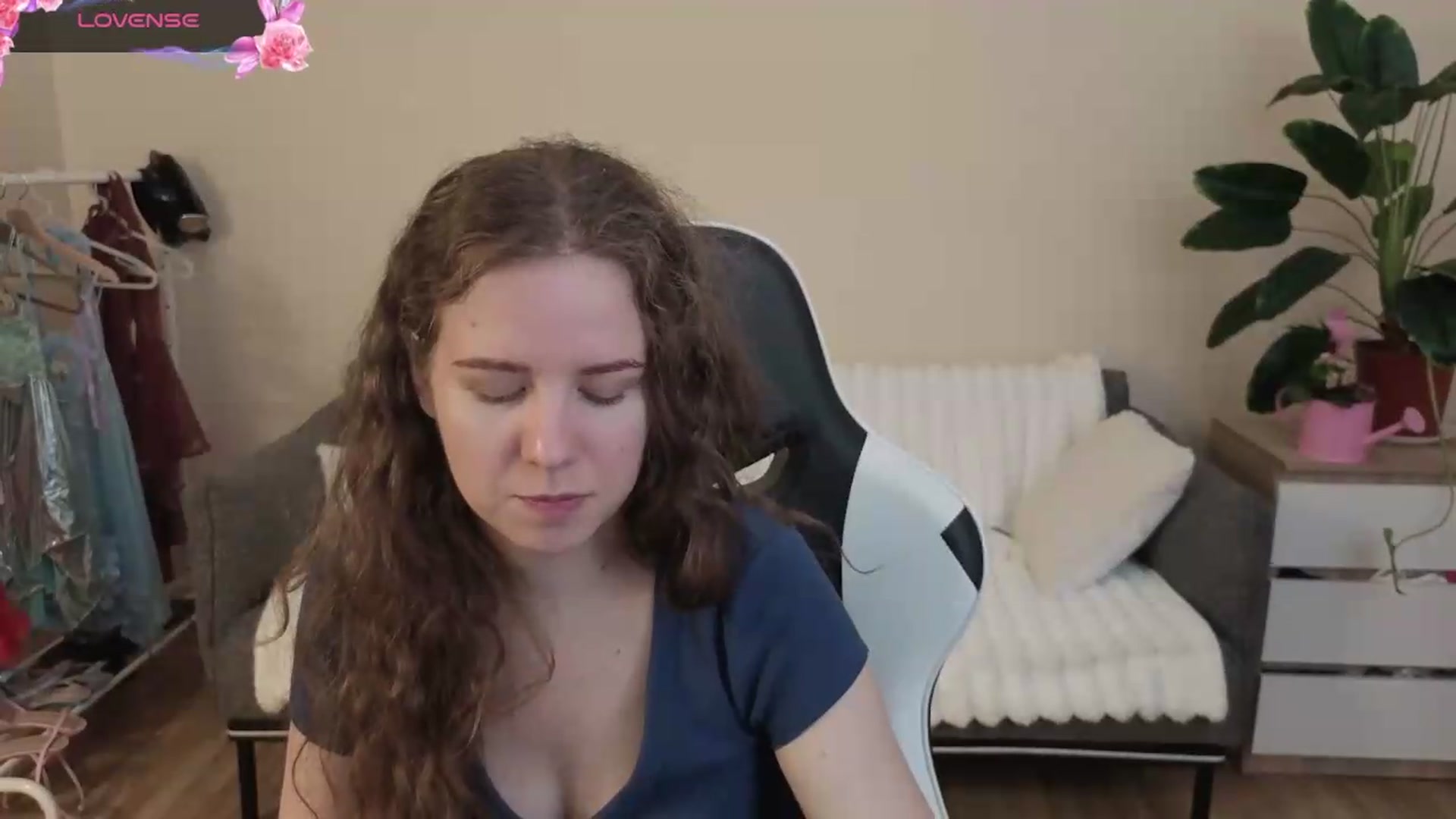 Gallery image thumbnail from BlueFlowerr's myfreecams stream on, 07/28/2026, 19:29 image 10 of 20