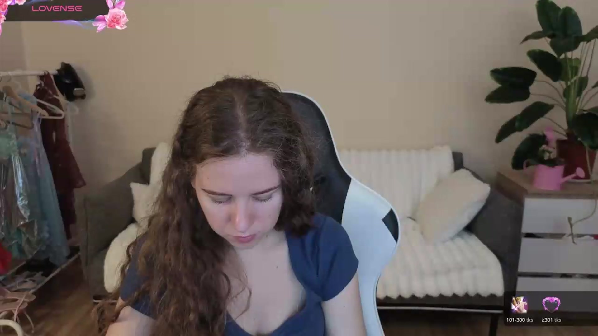 Gallery image thumbnail from BlueFlowerr's myfreecams stream on, 07/28/2026, 19:29 image 6 of 20