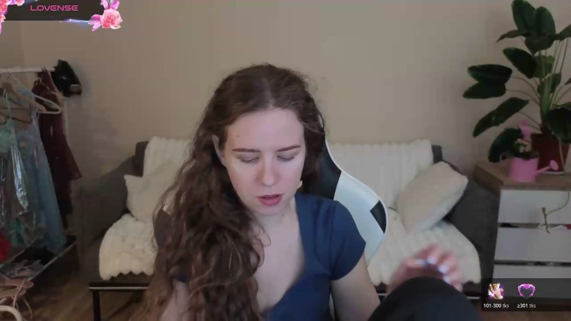 Gallery image thumbnail from BlueFlowerr's myfreecams stream on, 07/28/2026, 19:29 image 3 of 20
