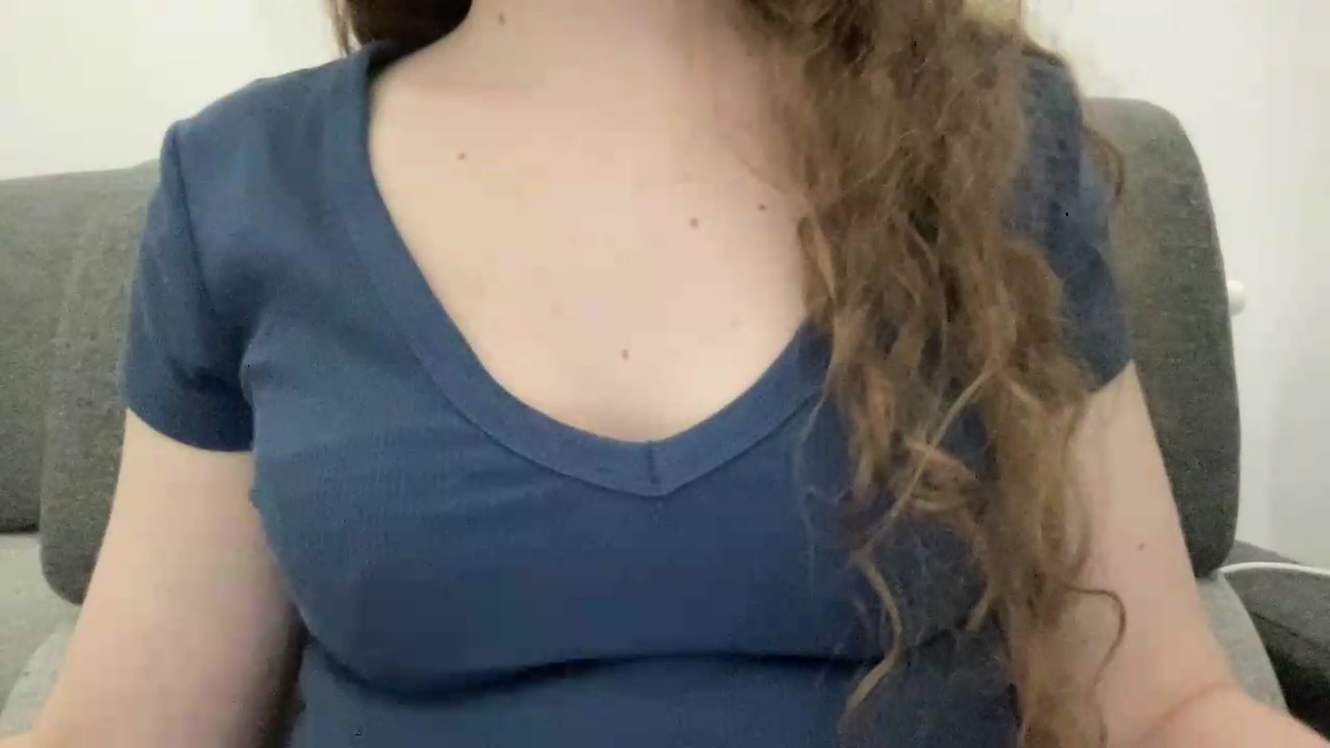 Gallery image thumbnail from BlueFlowerr's myfreecams stream on, 07/28/2026, 20:24 image 9 of 20
