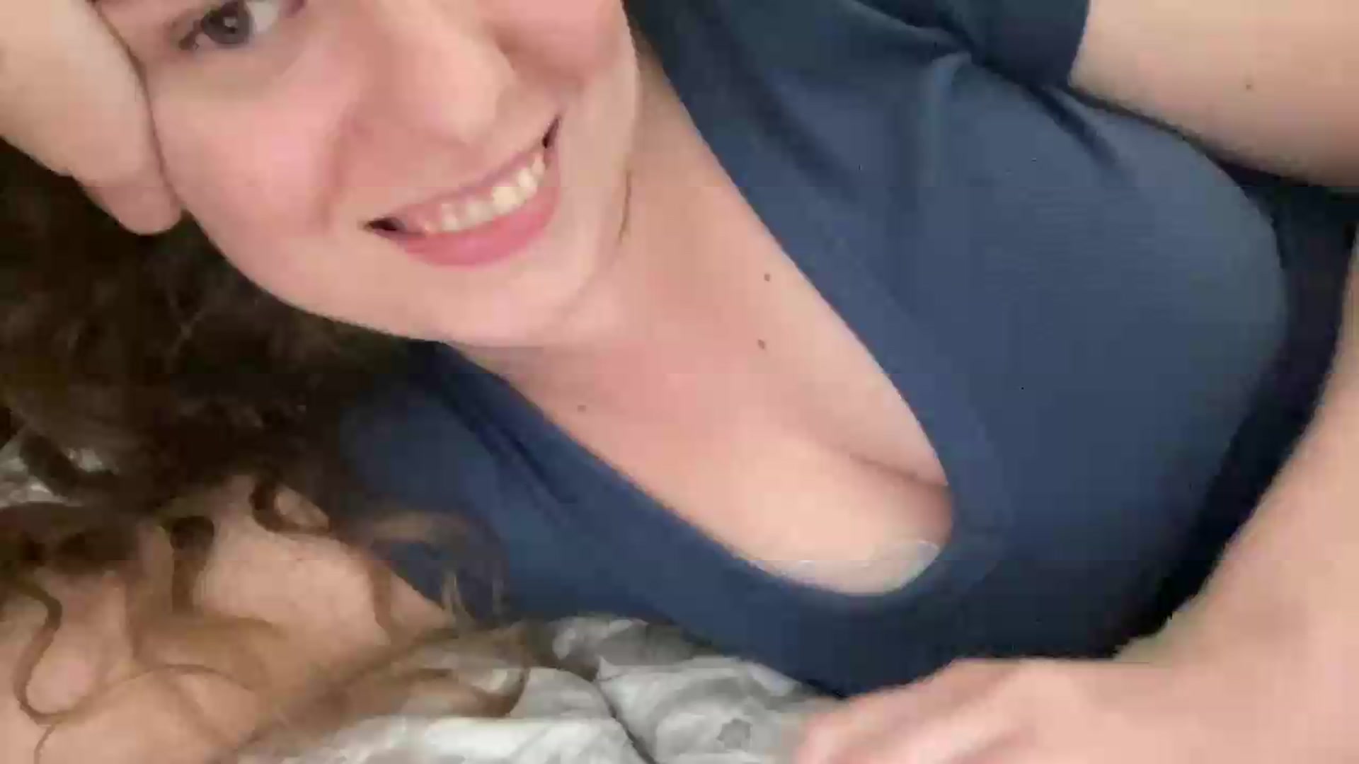 Gallery image thumbnail from BlueFlowerr's myfreecams stream on, 07/29/2026, 01:43 image 16 of 20