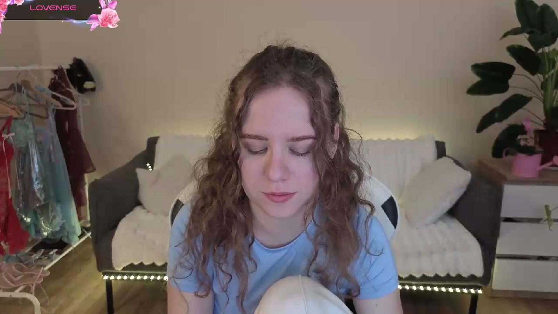 Gallery image thumbnail from BlueFlowerr's myfreecams stream on, 07/29/2026, 17:04 image 4 of 20