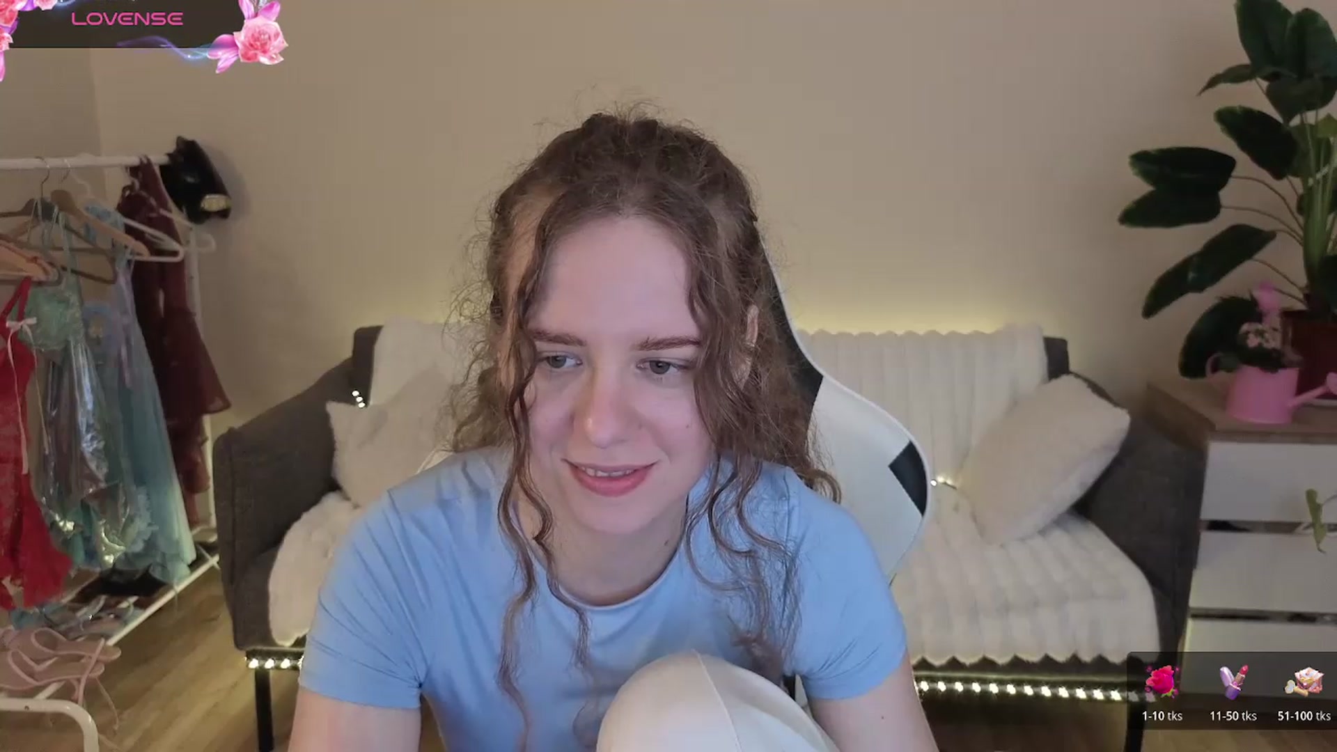 Gallery image thumbnail from BlueFlowerr's myfreecams stream on, 07/29/2026, 17:04 image 18 of 20