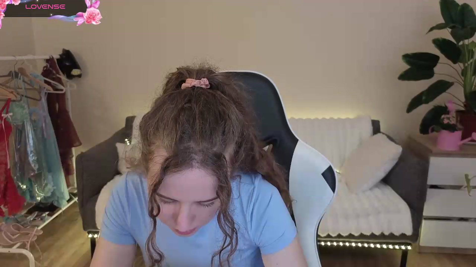 Gallery image thumbnail from BlueFlowerr's myfreecams stream on, 07/29/2026, 17:04 image 12 of 20