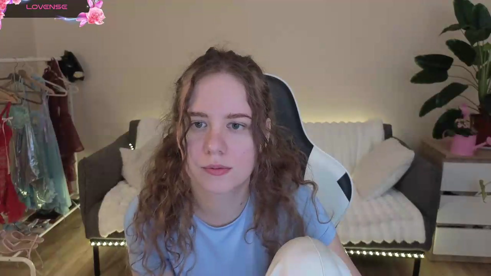Gallery image thumbnail from BlueFlowerr's myfreecams stream on, 07/29/2026, 17:04 image 7 of 20