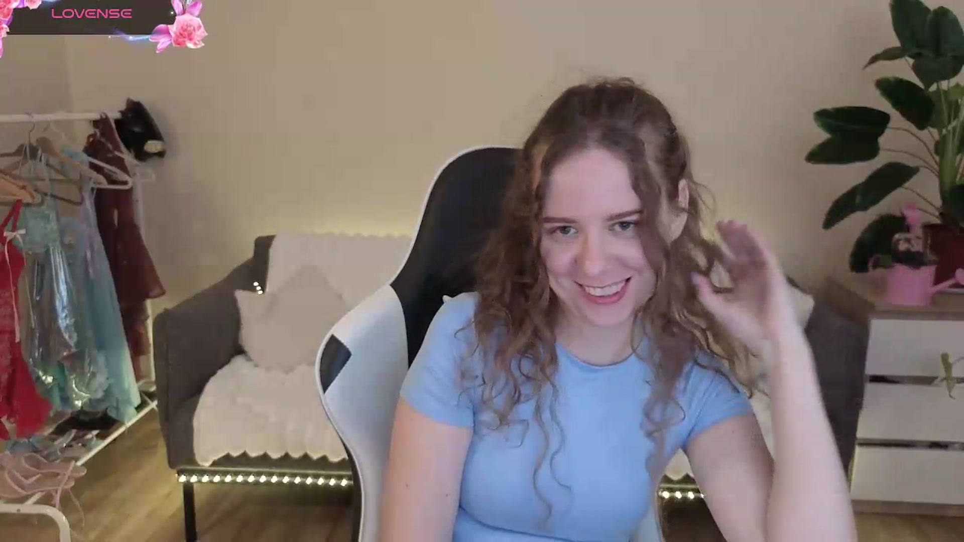 Gallery image thumbnail from BlueFlowerr's myfreecams stream on, 07/29/2026, 17:04 image 11 of 20