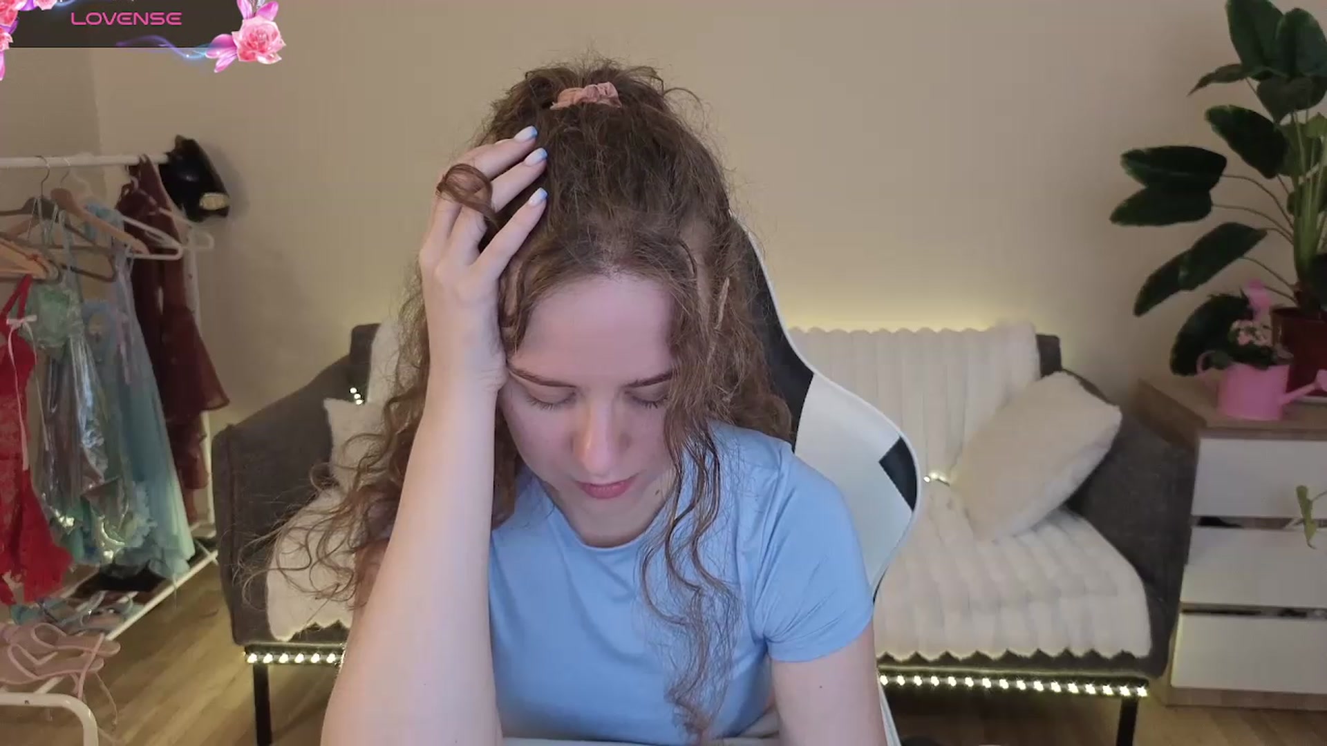 Gallery image thumbnail from BlueFlowerr's myfreecams stream on, 07/29/2026, 17:04 image 20 of 20