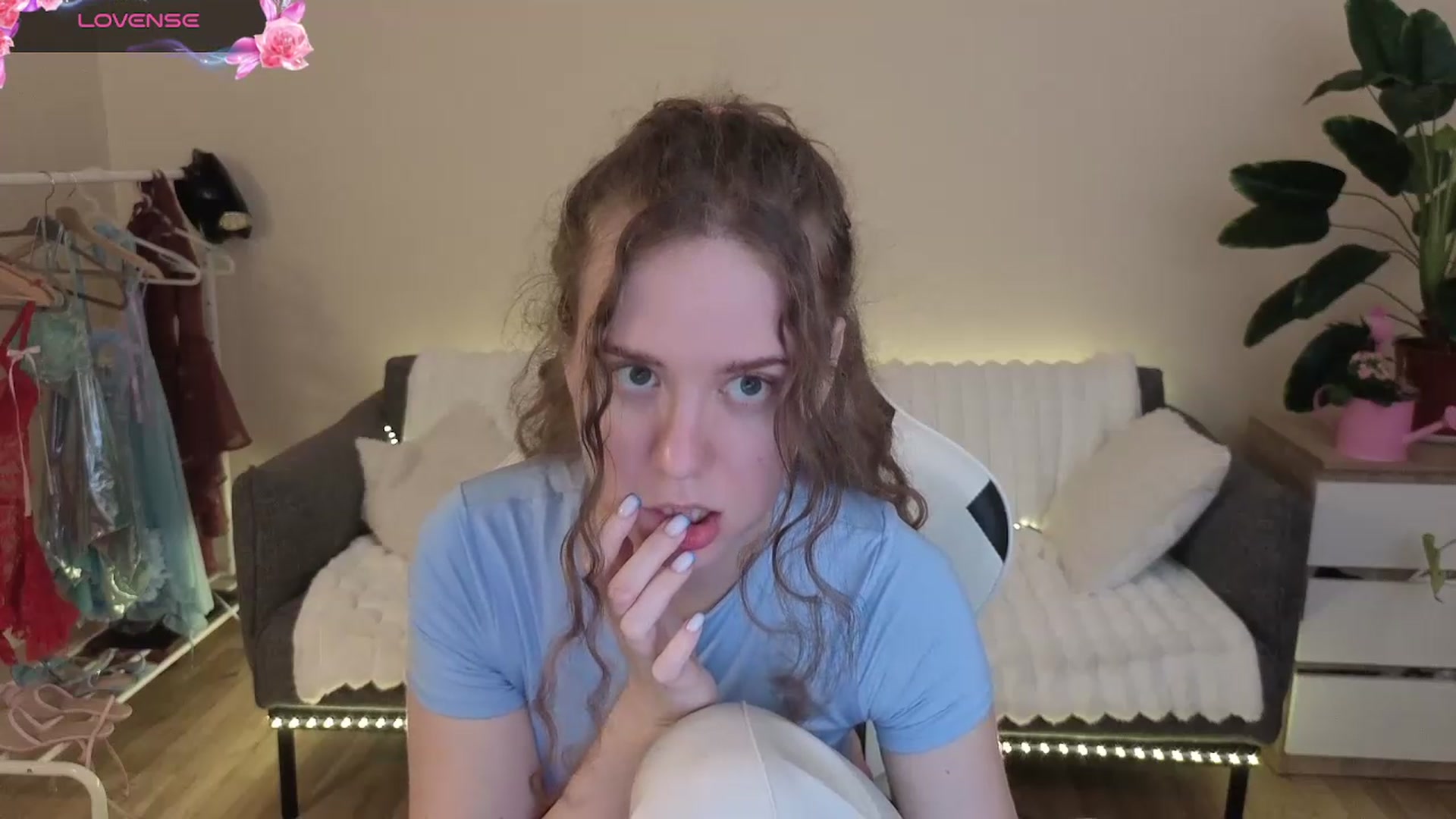 Gallery image thumbnail from BlueFlowerr's myfreecams stream on, 07/29/2026, 17:04 image 17 of 20