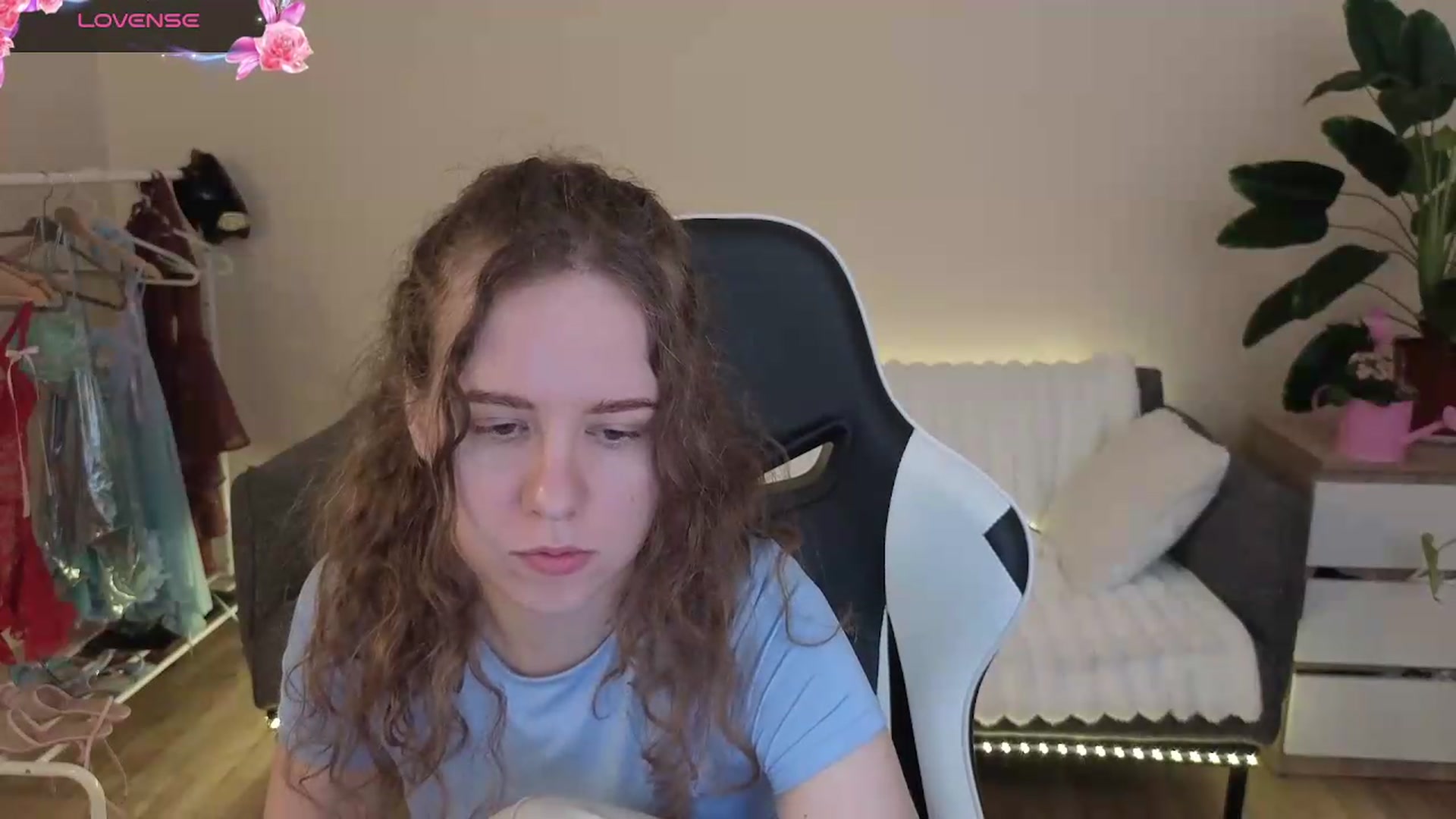 Gallery image thumbnail from BlueFlowerr's myfreecams stream on, 07/29/2026, 17:04 image 9 of 20