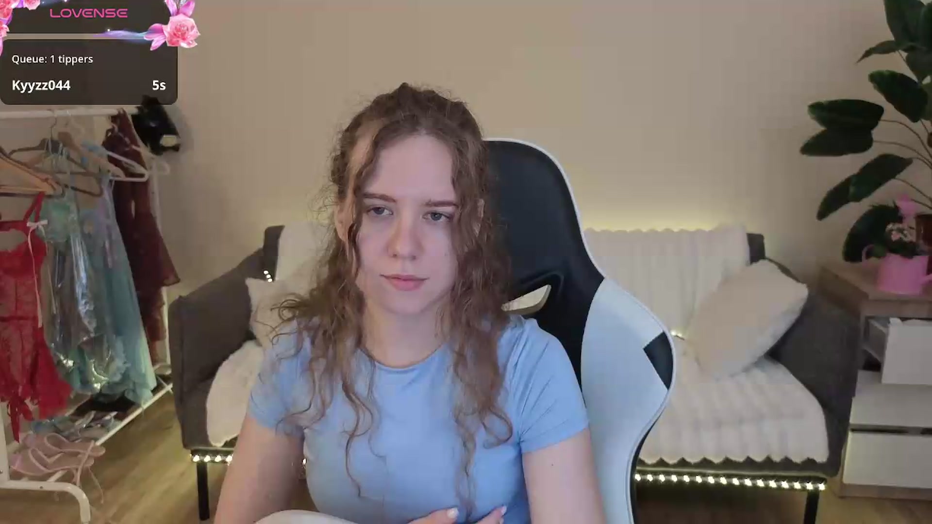 Gallery image thumbnail from BlueFlowerr's myfreecams stream on, 07/29/2026, 18:05 image 18 of 20