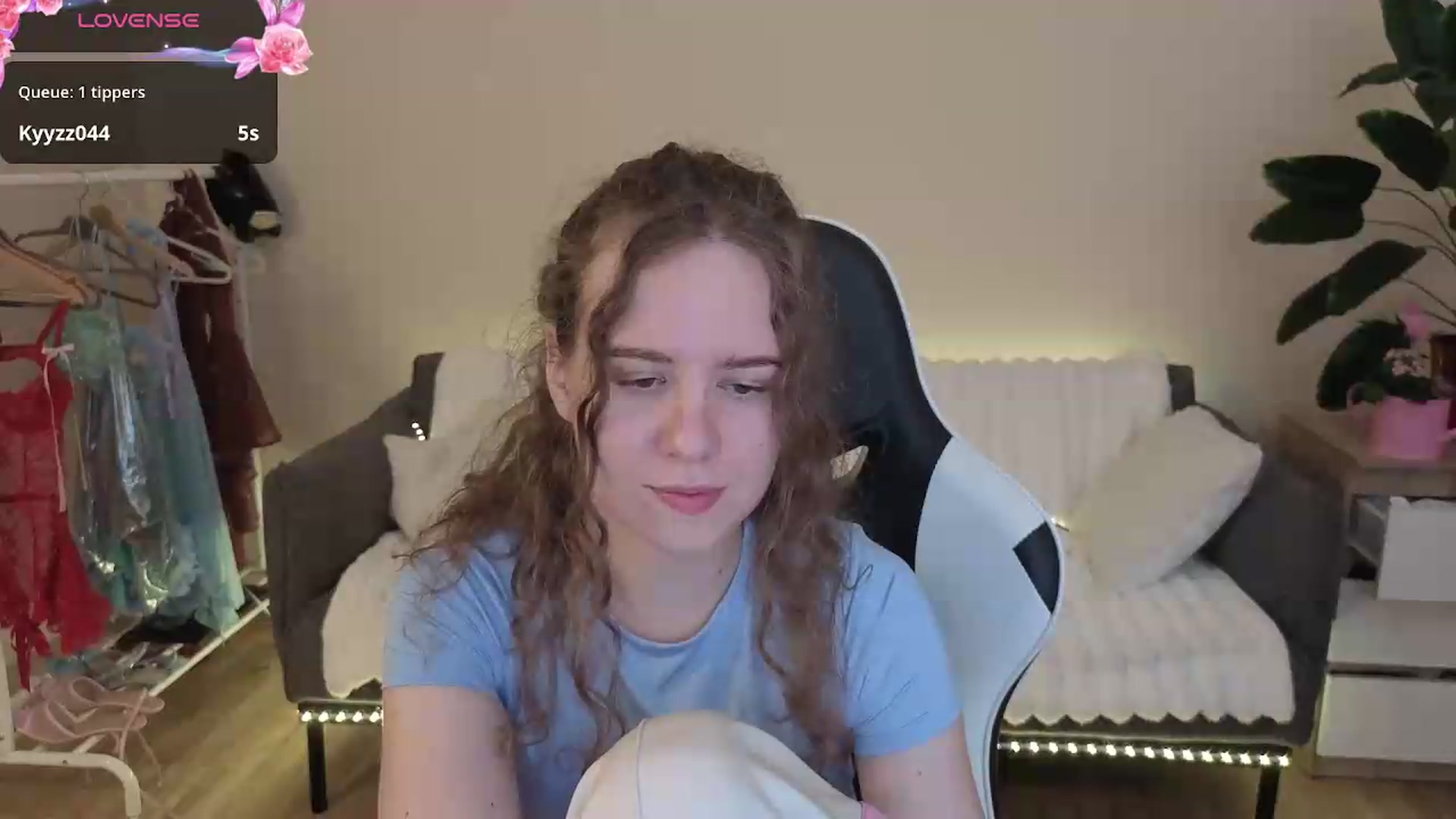 Gallery image thumbnail from BlueFlowerr's myfreecams stream on, 07/29/2026, 18:05 image 10 of 20