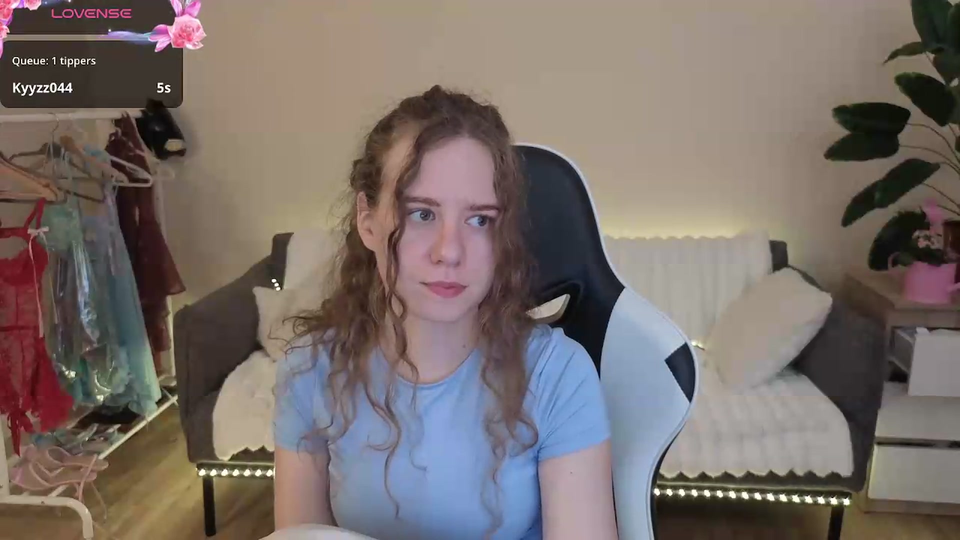 Gallery image thumbnail from BlueFlowerr's myfreecams stream on, 07/29/2026, 18:05 image 20 of 20