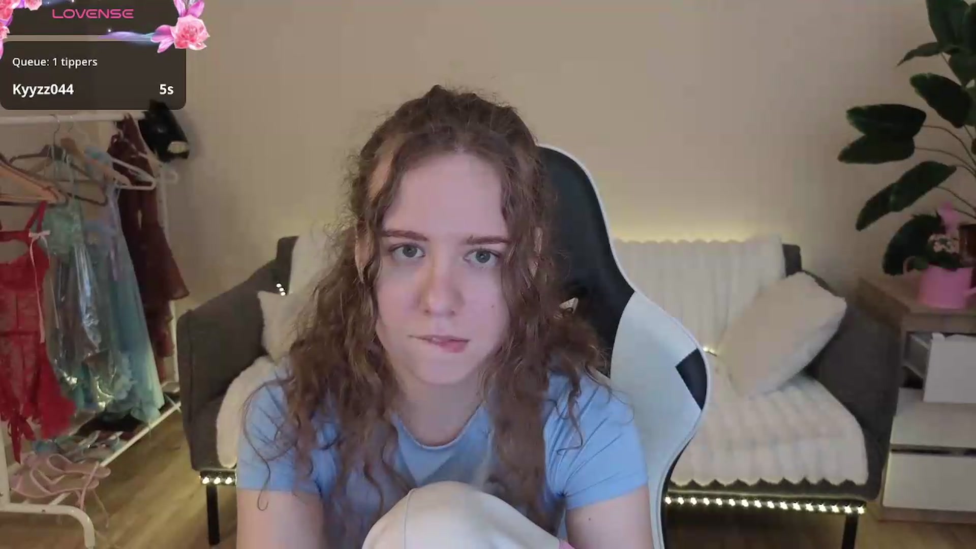 Gallery image thumbnail from BlueFlowerr's myfreecams stream on, 07/29/2026, 18:05 image 3 of 20
