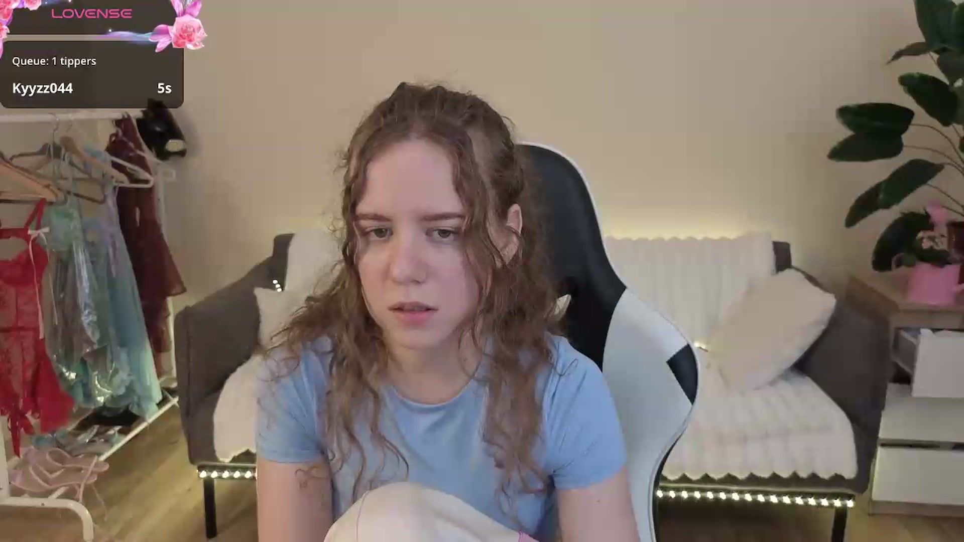 Gallery image thumbnail from BlueFlowerr's myfreecams stream on, 07/29/2026, 18:05 image 9 of 20