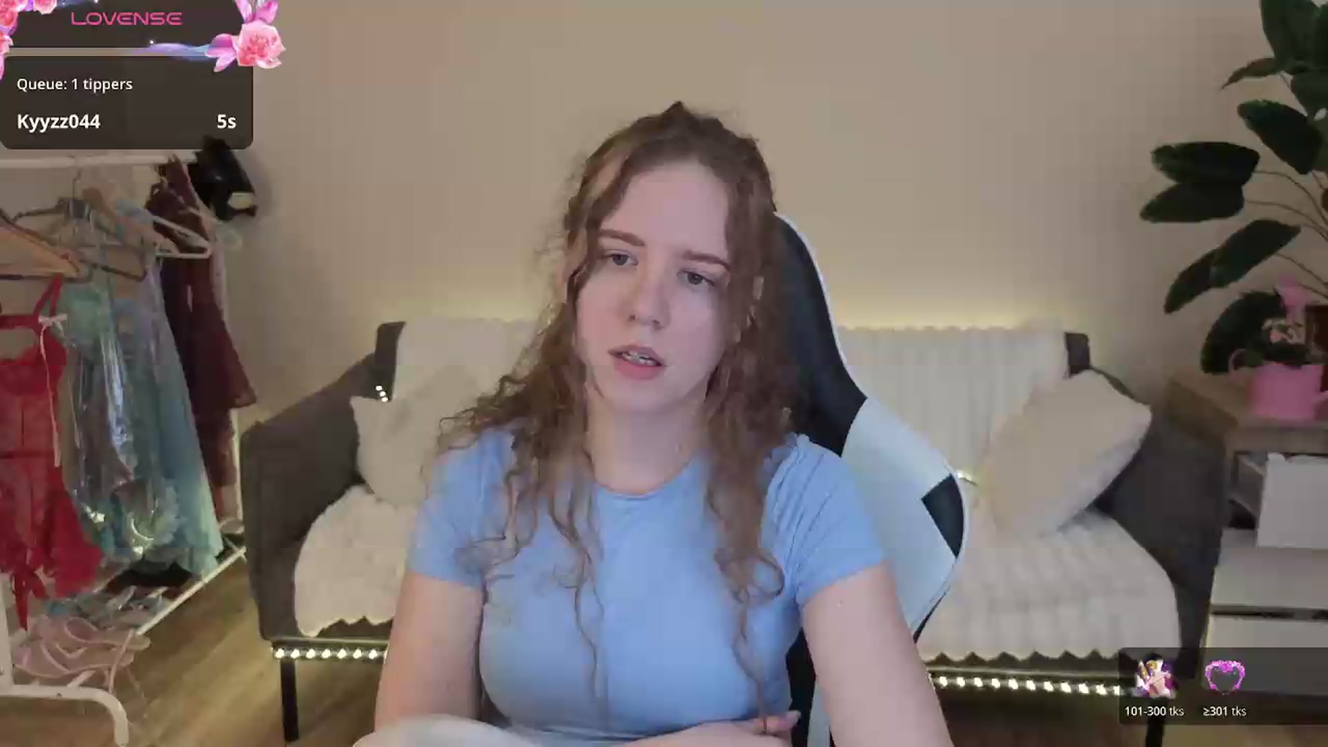 Gallery image thumbnail from BlueFlowerr's myfreecams stream on, 07/29/2026, 18:05 image 11 of 20