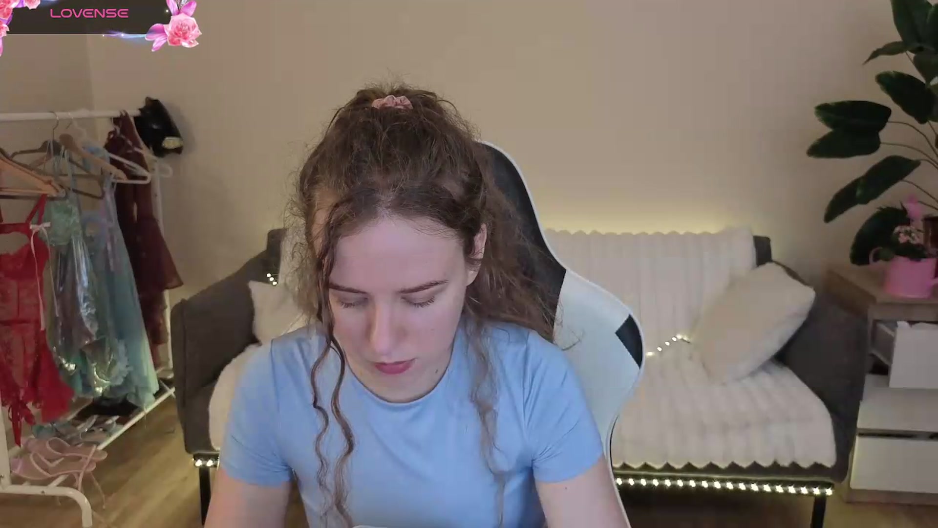 Gallery image thumbnail from BlueFlowerr's myfreecams stream on, 07/29/2026, 19:00 image 20 of 20