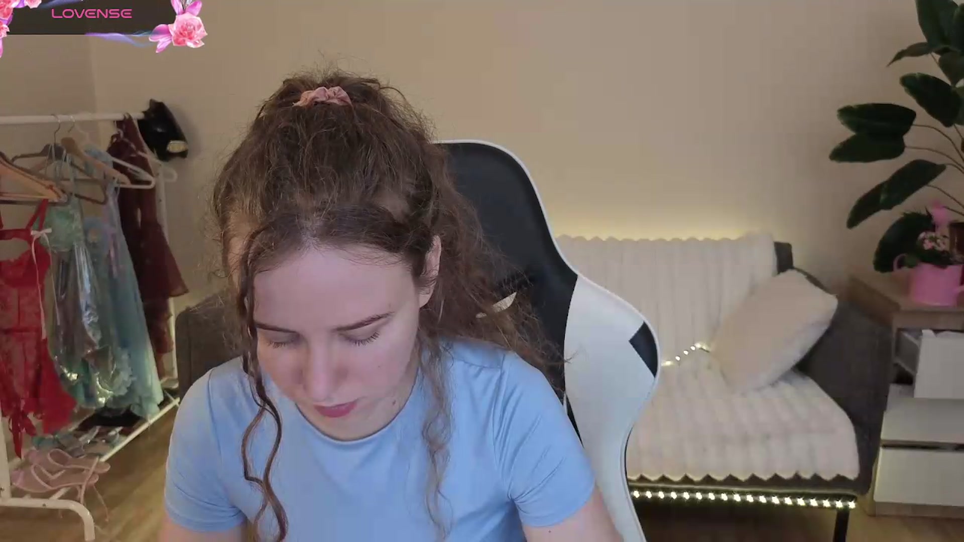 Gallery image thumbnail from BlueFlowerr's myfreecams stream on, 07/29/2026, 19:00 image 7 of 20