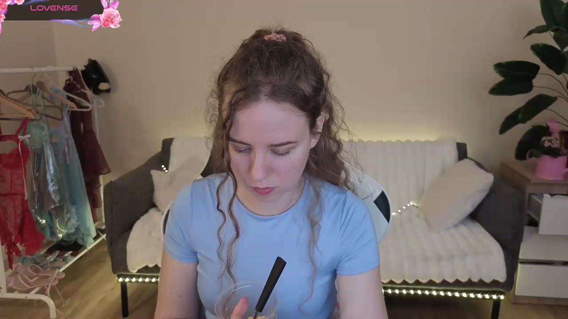 Gallery image thumbnail from BlueFlowerr's myfreecams stream on, 07/29/2026, 19:00 image 19 of 20