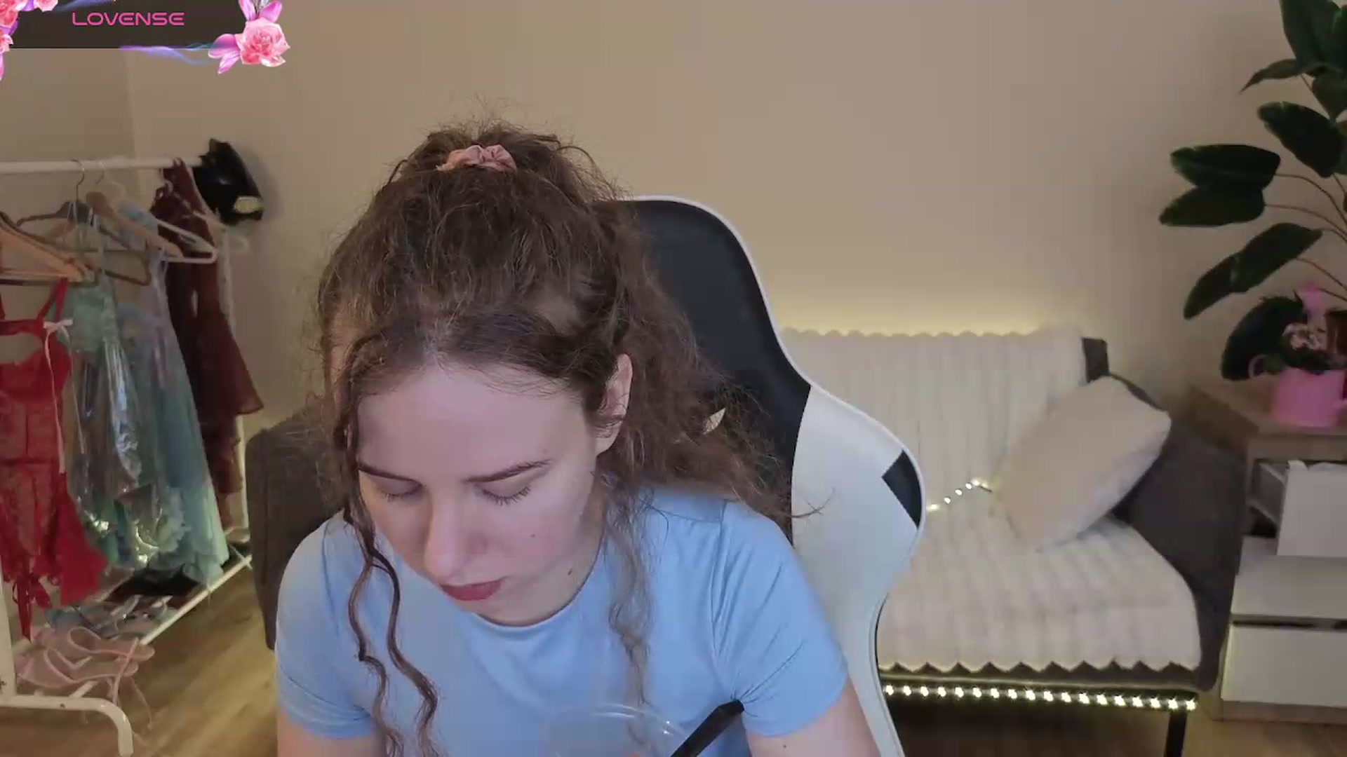 Gallery image thumbnail from BlueFlowerr's myfreecams stream on, 07/29/2026, 19:00 image 17 of 20
