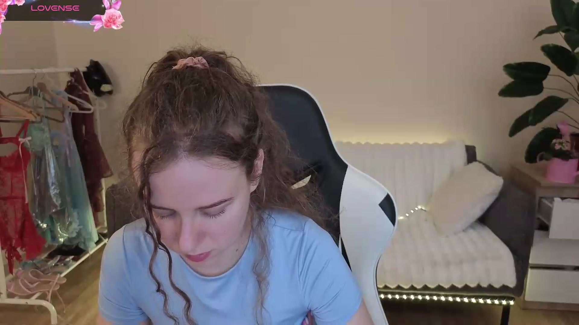 Gallery image thumbnail from BlueFlowerr's myfreecams stream on, 07/29/2026, 19:00 image 8 of 20