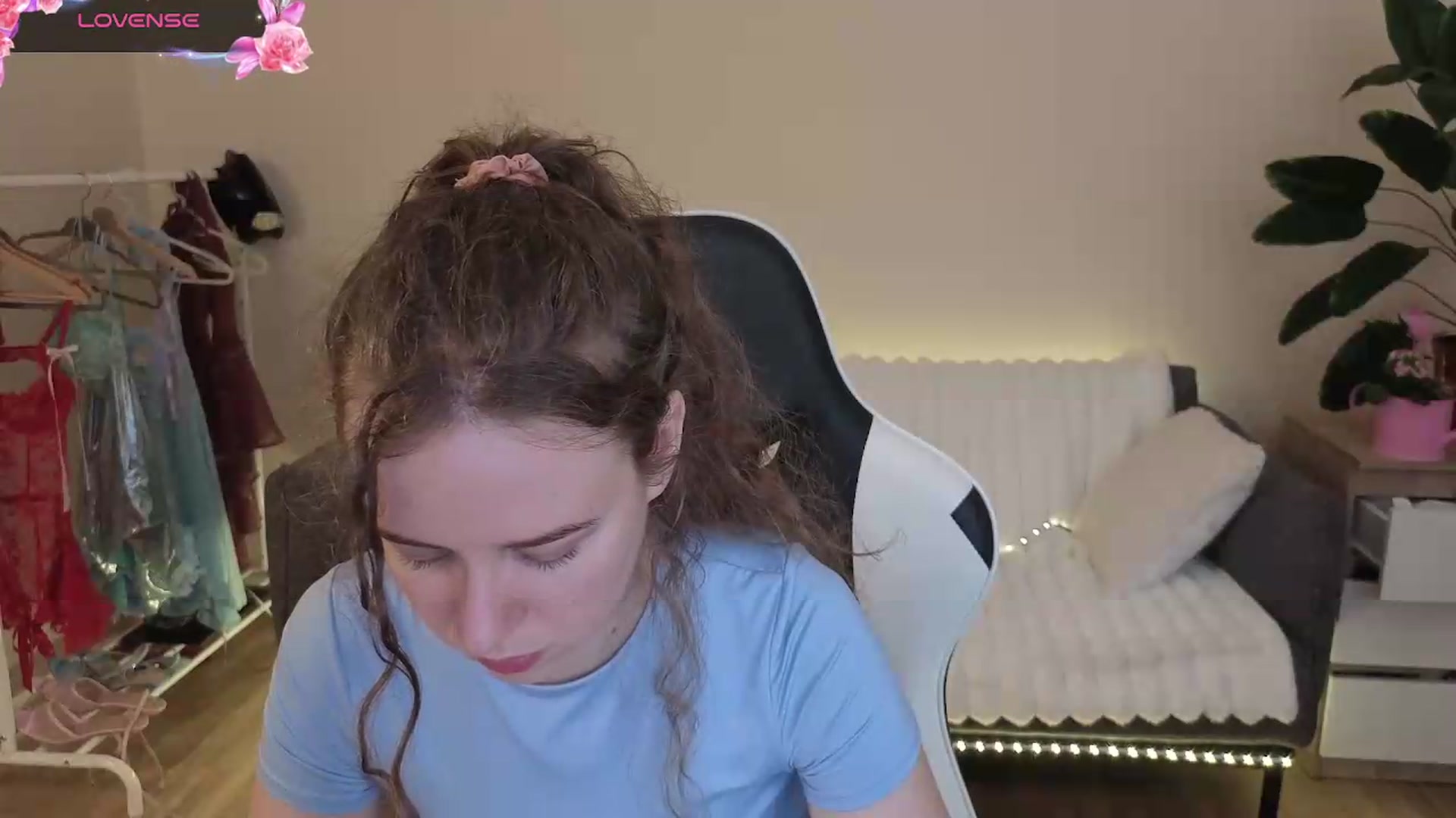 Gallery image thumbnail from BlueFlowerr's myfreecams stream on, 07/29/2026, 19:00 image 6 of 20