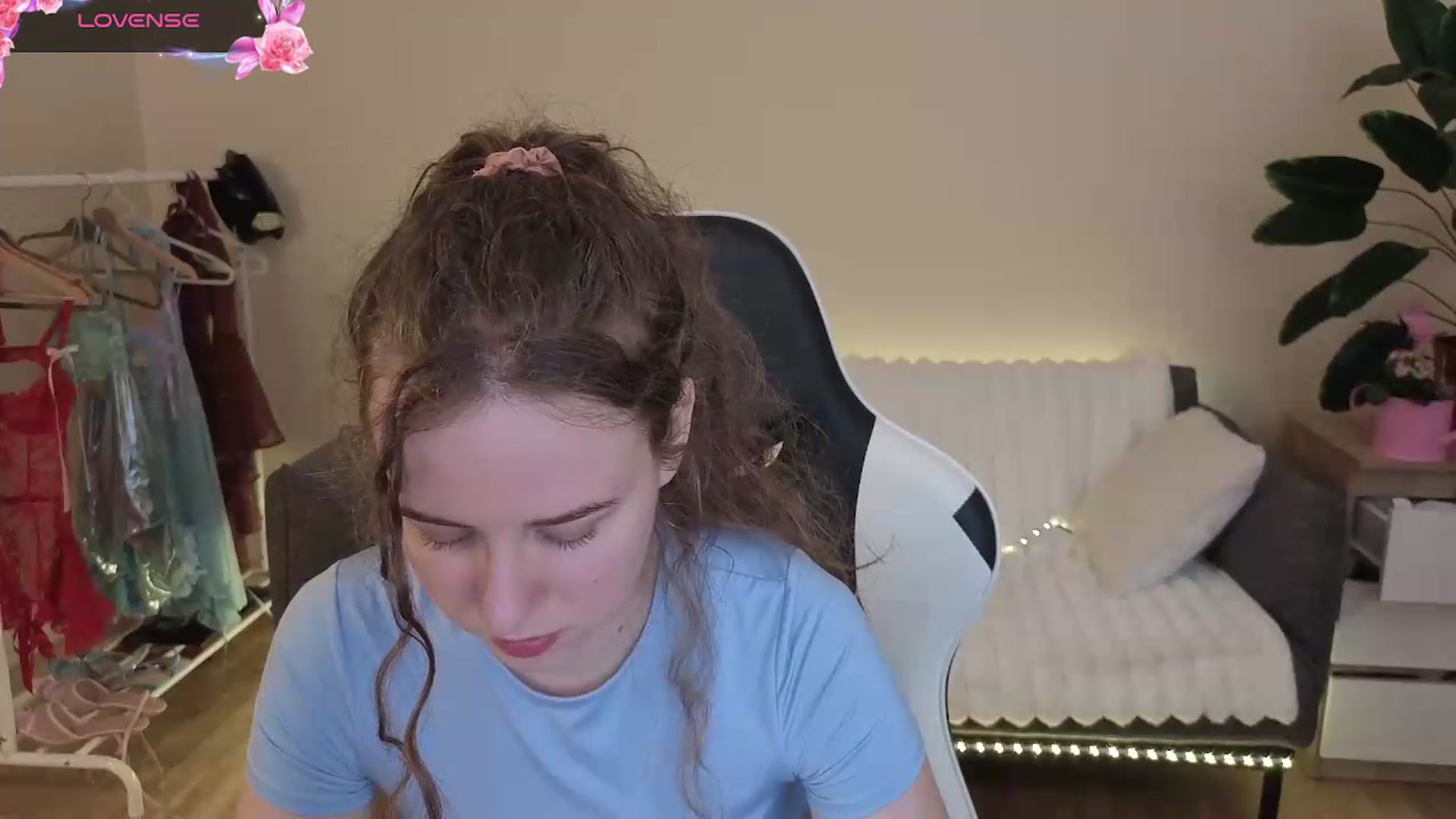 Gallery image thumbnail from BlueFlowerr's myfreecams stream on, 07/29/2026, 19:00 image 12 of 20
