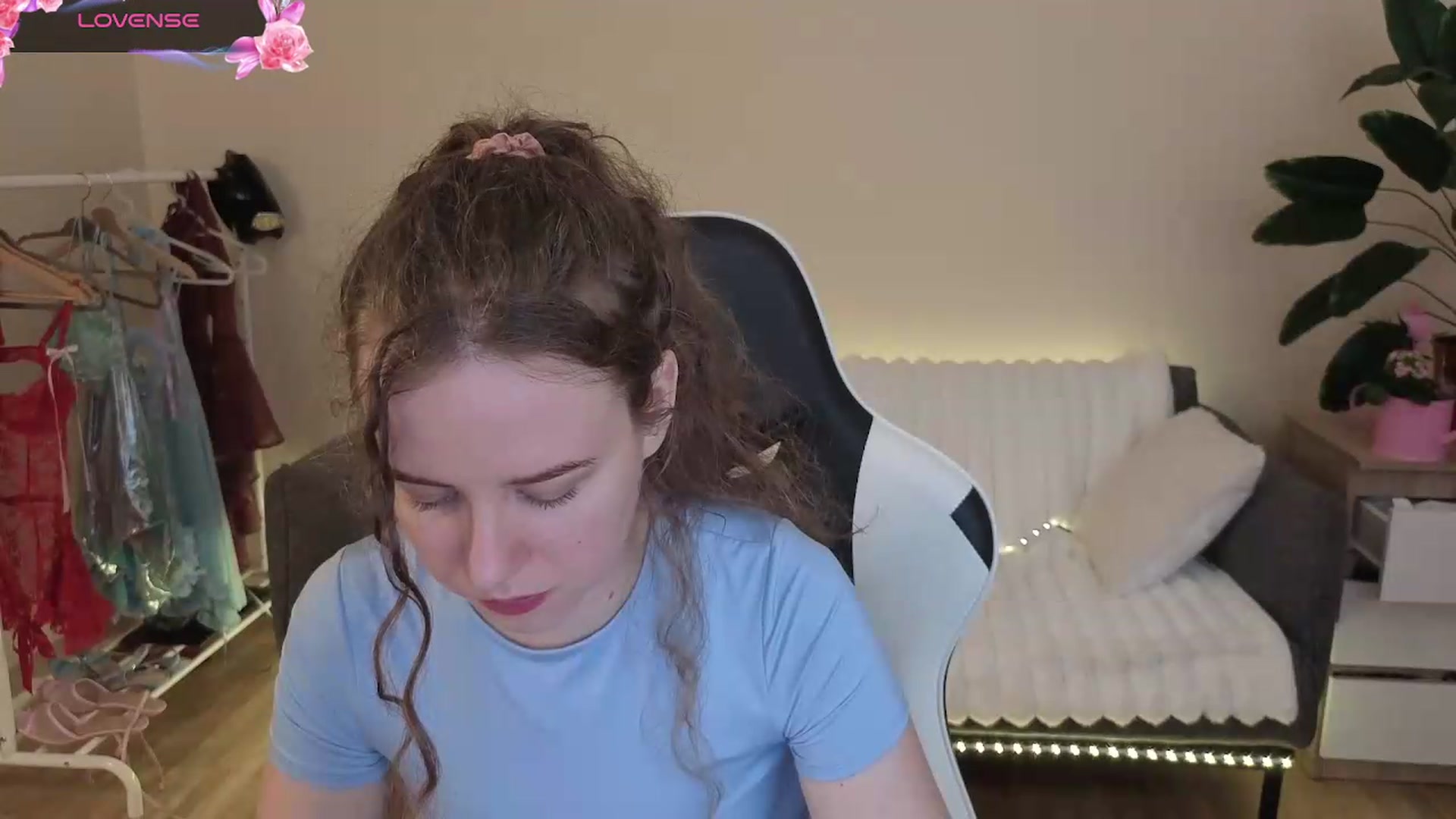 Gallery image thumbnail from BlueFlowerr's myfreecams stream on, 07/29/2026, 19:00 image 5 of 20