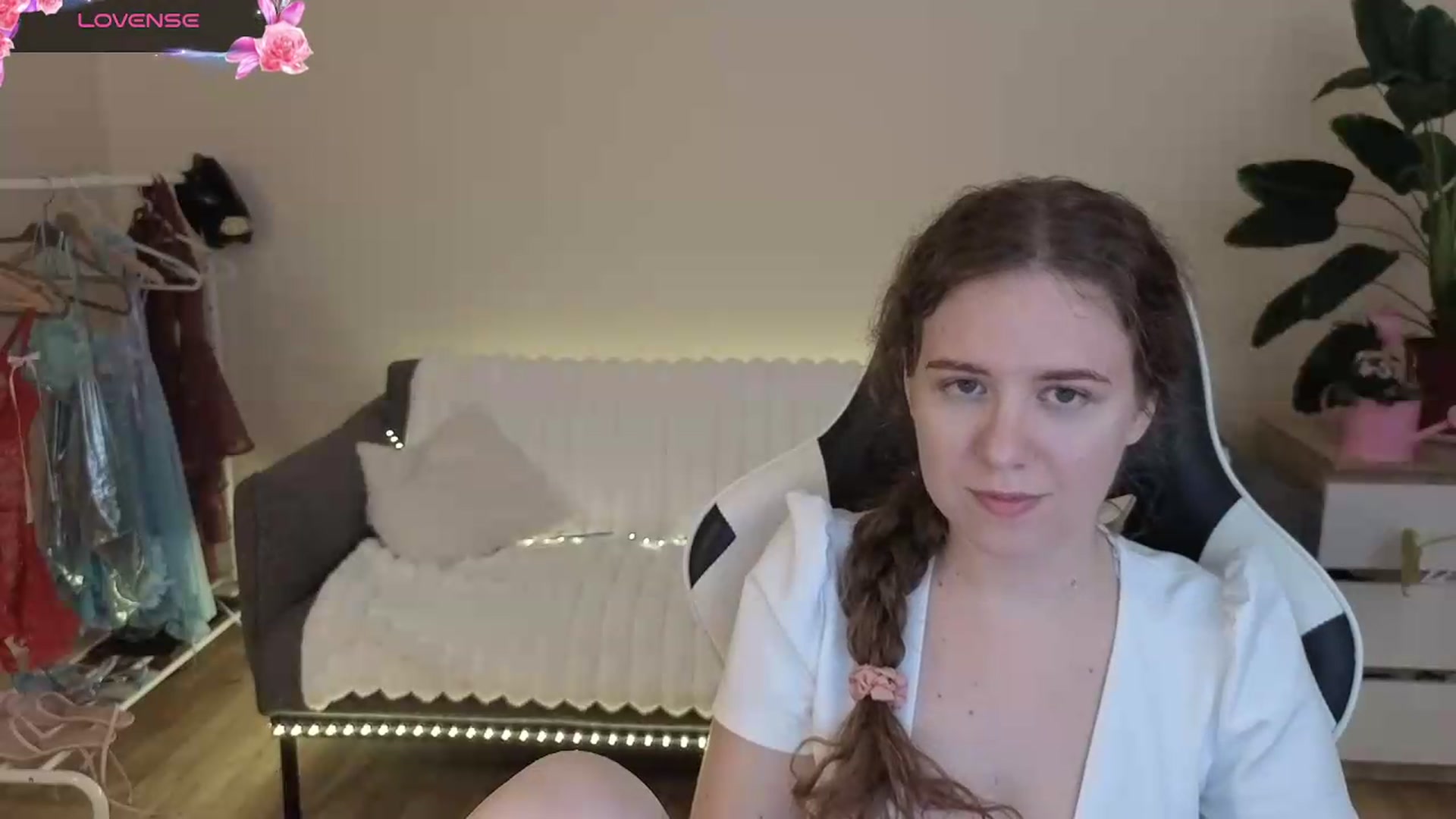 Gallery image thumbnail from BlueFlowerr's myfreecams stream on, 07/30/2026, 18:56 image 9 of 20
