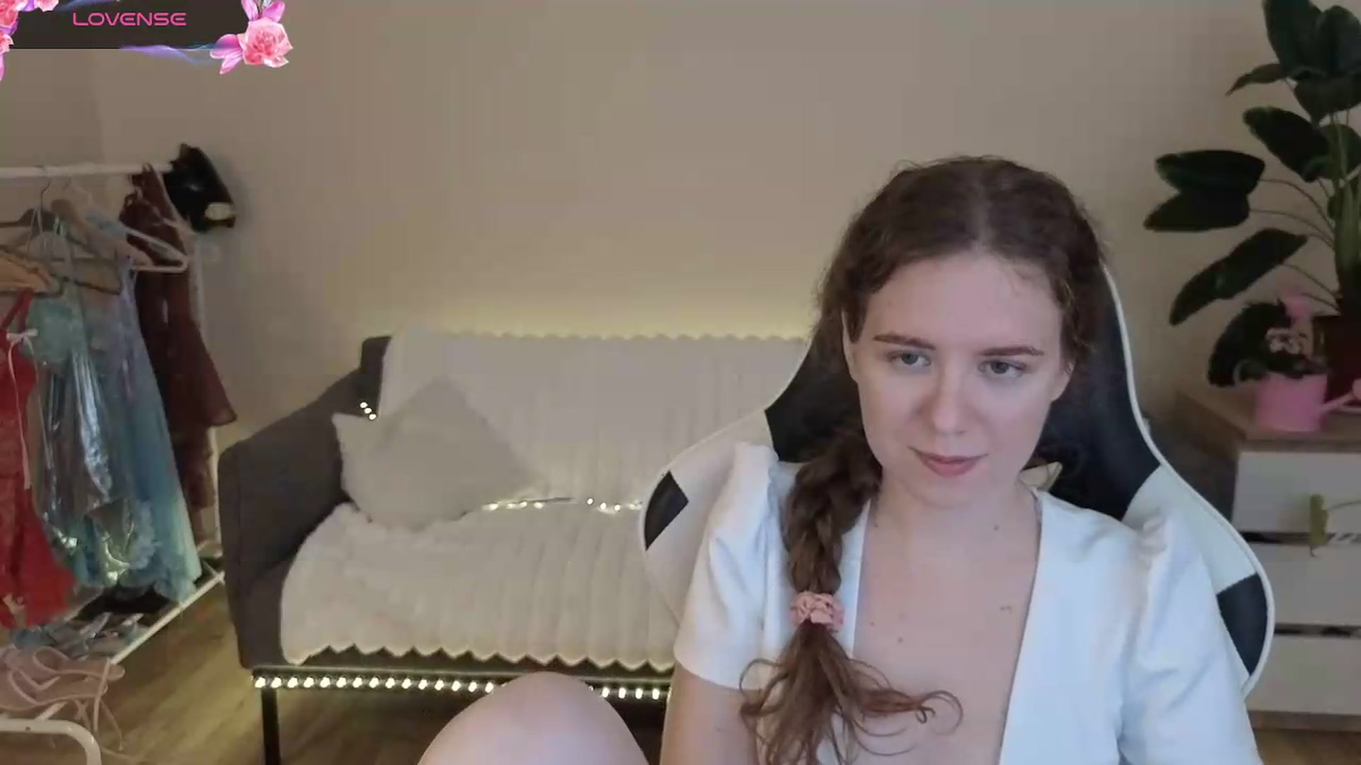 Gallery image thumbnail from BlueFlowerr's myfreecams stream on, 07/30/2026, 18:56 image 4 of 20