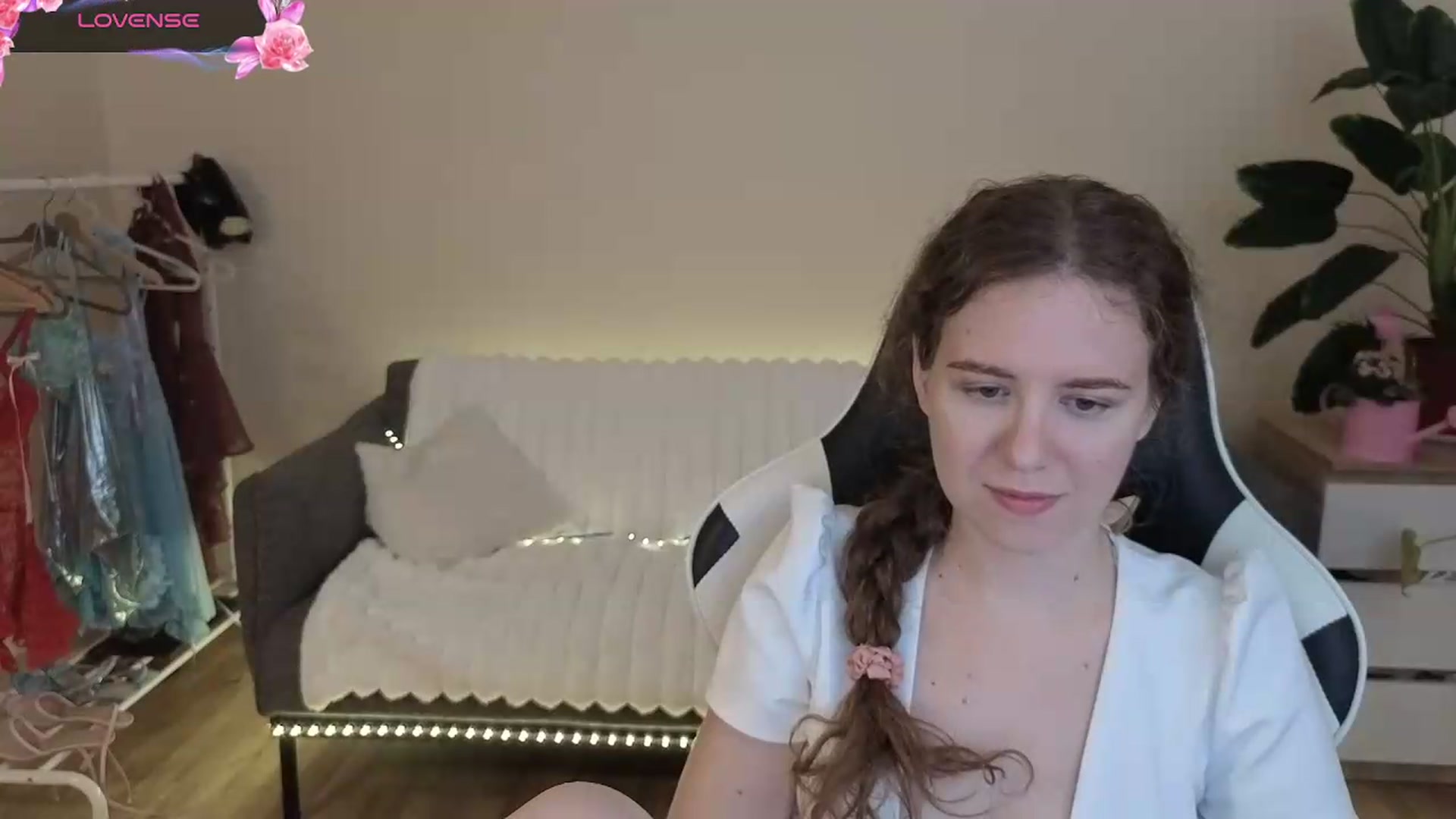 Gallery image thumbnail from BlueFlowerr's myfreecams stream on, 07/30/2026, 18:56 image 6 of 20
