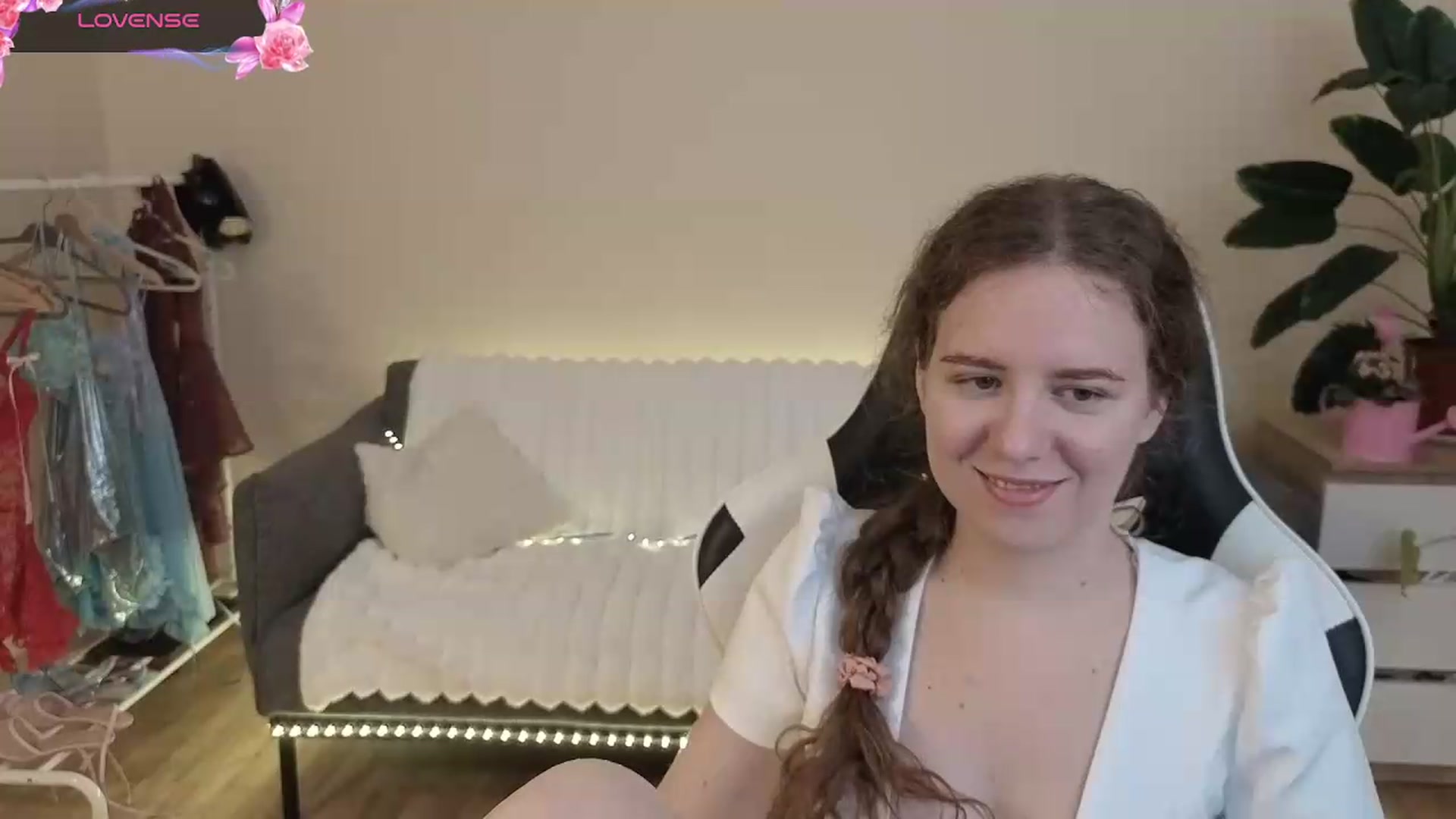 Gallery image thumbnail from BlueFlowerr's myfreecams stream on, 07/30/2026, 18:56 image 2 of 20