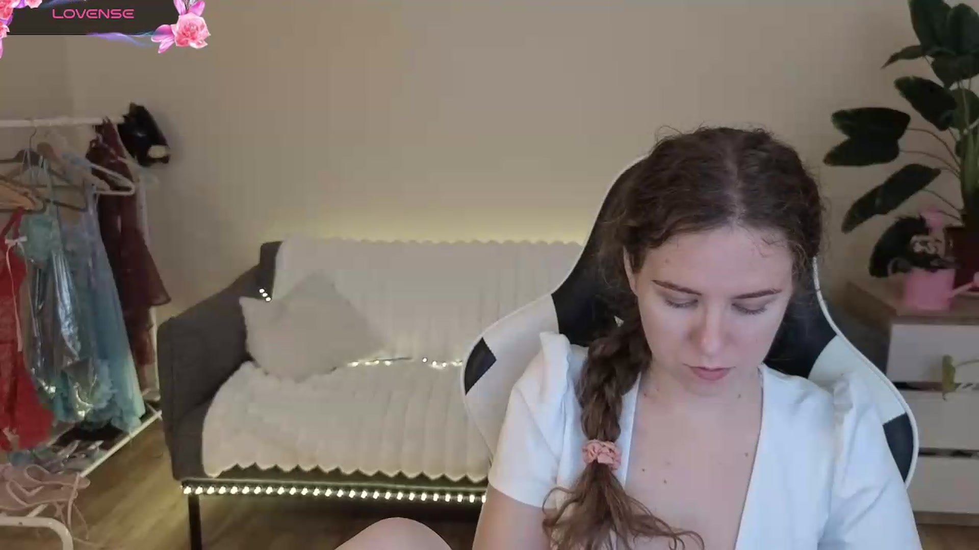 Gallery image thumbnail from BlueFlowerr's myfreecams stream on, 07/30/2026, 18:56 image 10 of 20