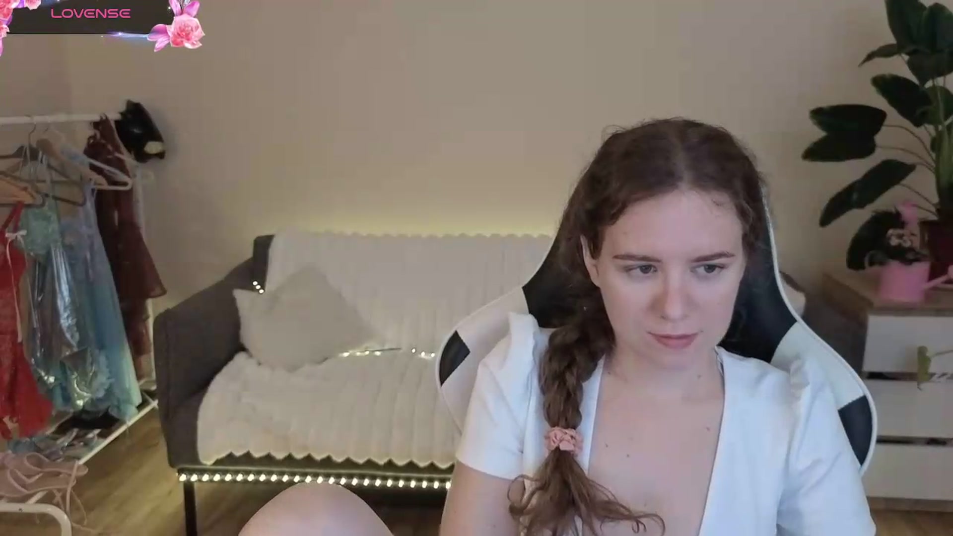 Gallery image thumbnail from BlueFlowerr's myfreecams stream on, 07/30/2026, 18:56 image 15 of 20