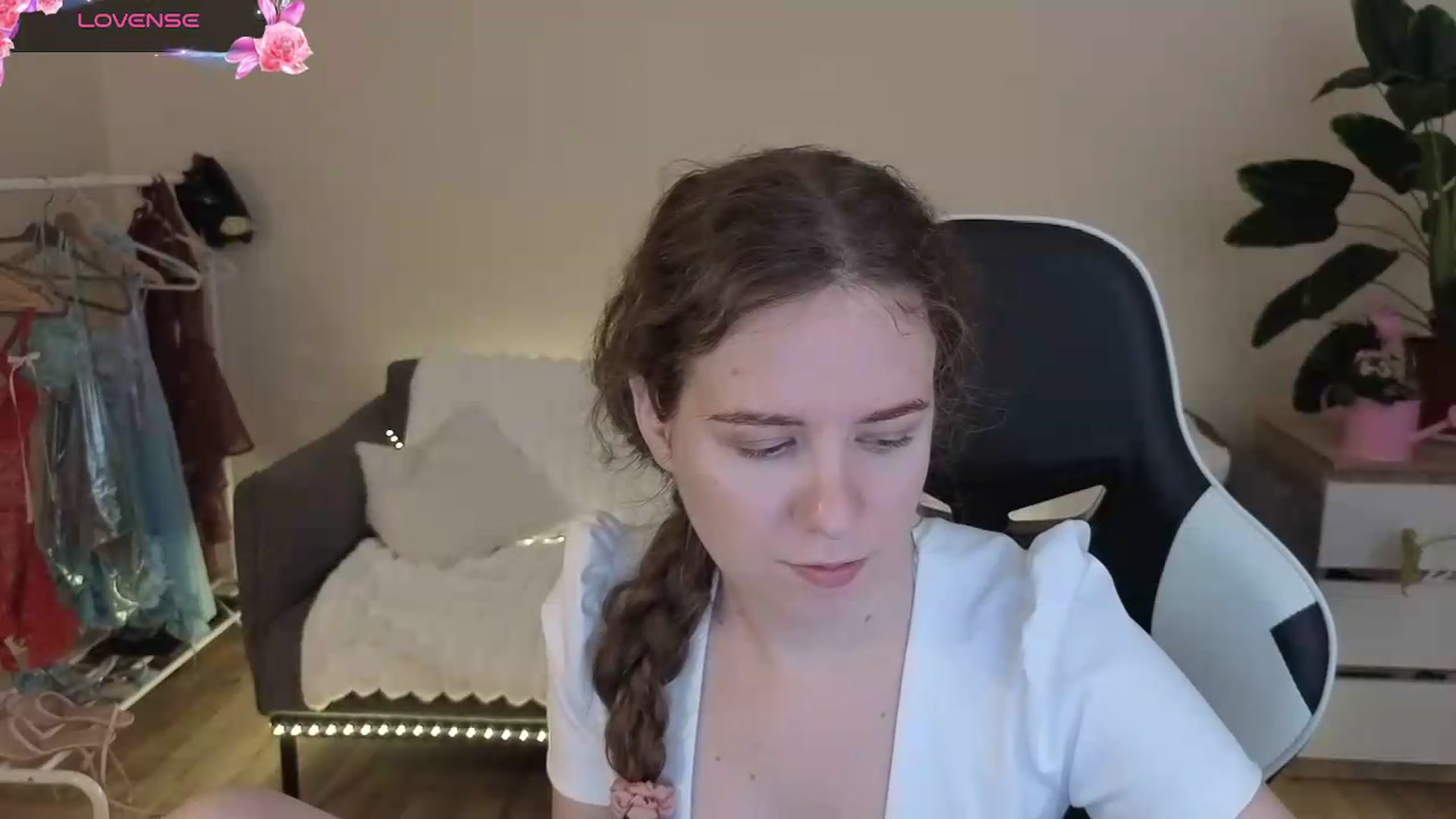 Gallery image thumbnail from BlueFlowerr's myfreecams stream on, 07/30/2026, 18:56 image 13 of 20