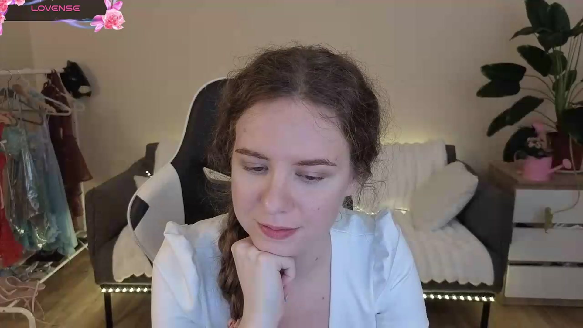 Gallery image thumbnail from BlueFlowerr's myfreecams stream on, 07/30/2026, 20:27 image 6 of 20
