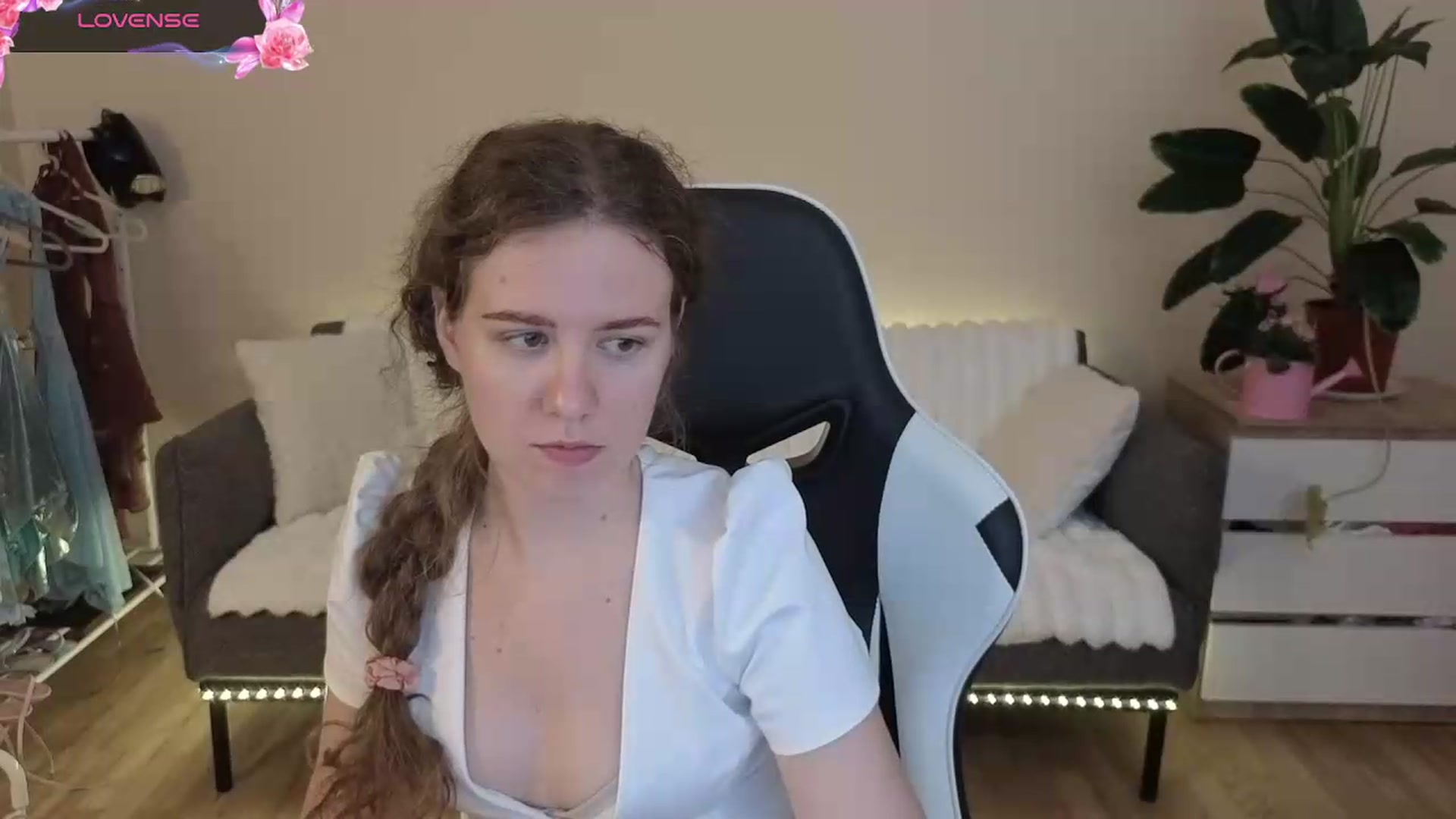 Gallery image thumbnail from BlueFlowerr's myfreecams stream on, 07/30/2026, 22:50 image 18 of 20