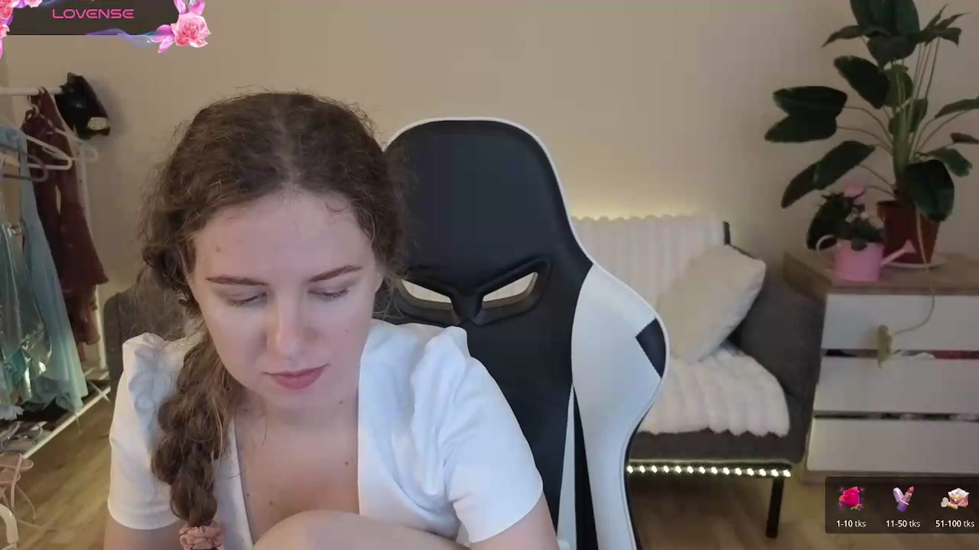 Gallery image thumbnail from BlueFlowerr's myfreecams stream on, 07/30/2026, 22:50 image 6 of 20